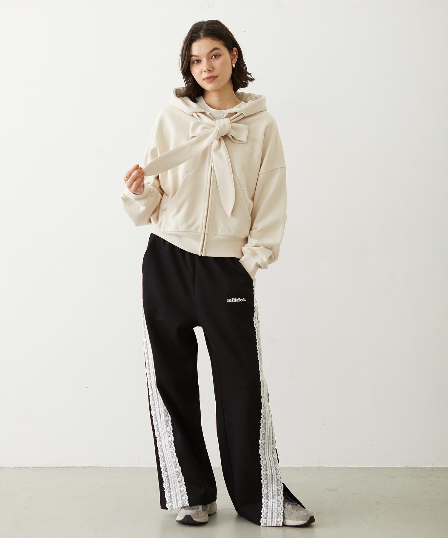 BIG RIBBON SWEAT ZIP HOODIE
