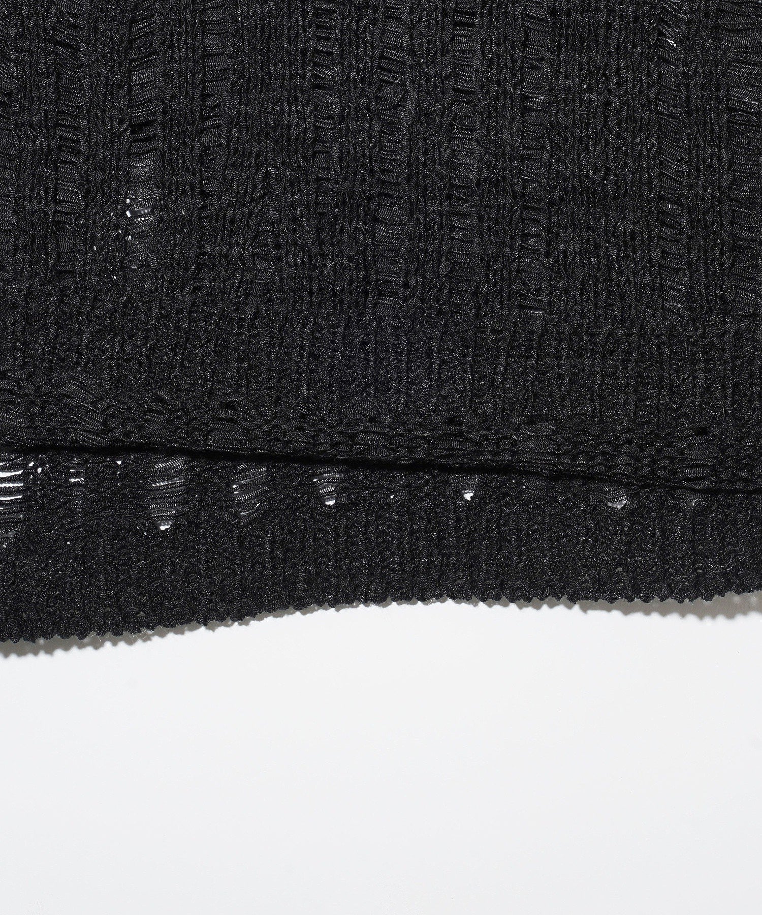 DISTRESSED TAPE YARN KNIT TOP