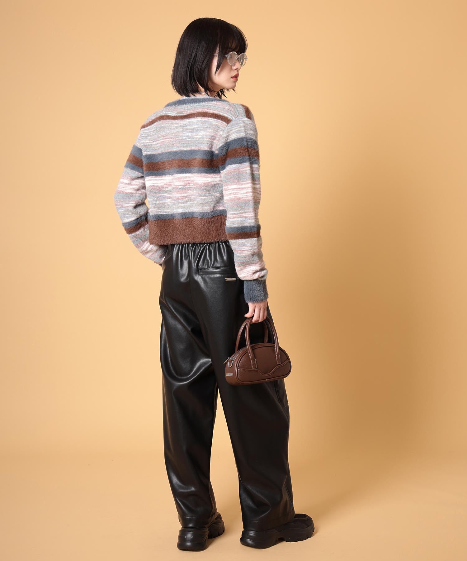 レザーカーブパンツ