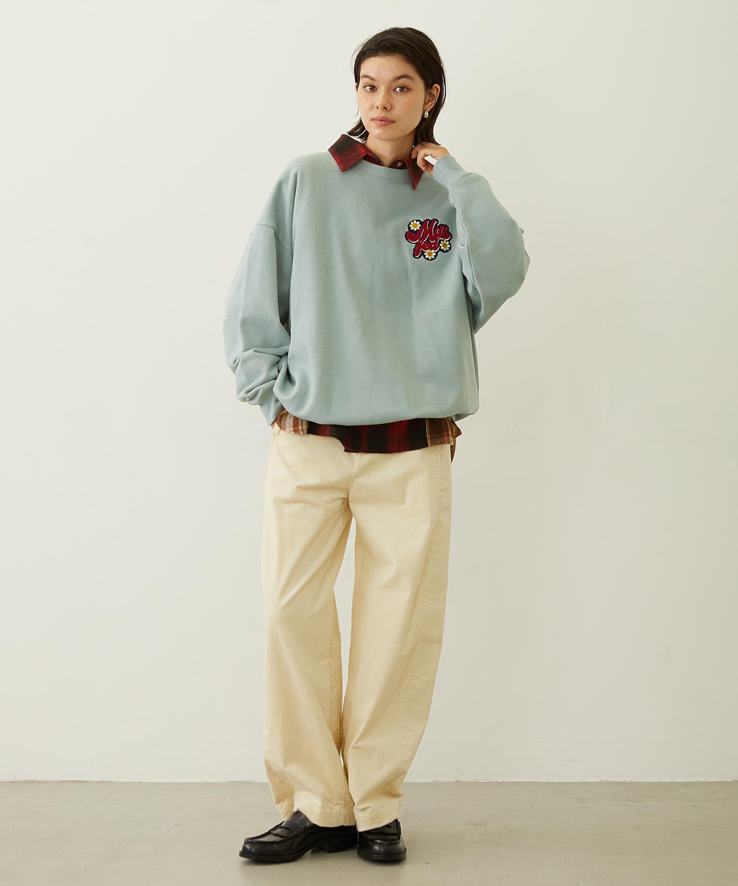 FLOWER LOGO CHENILLE EMBROIDERY SWEAT TOP