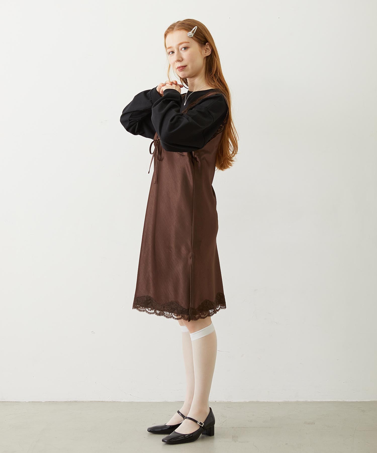 V-NECK LACE DRESS