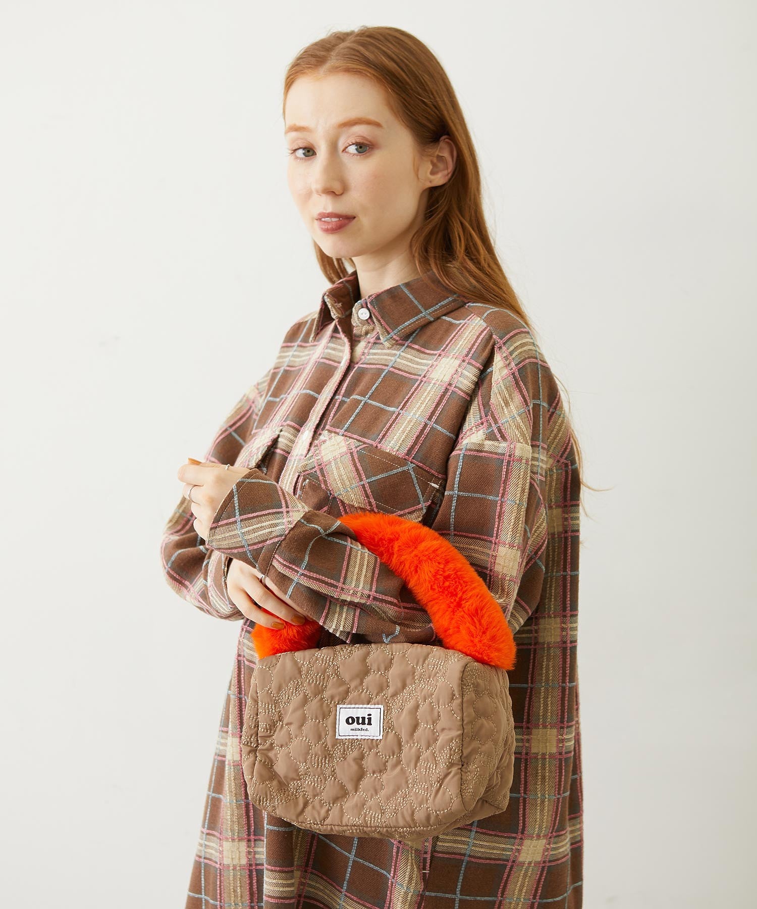 CHERRY QUILTED FUR HANDLE BAG
