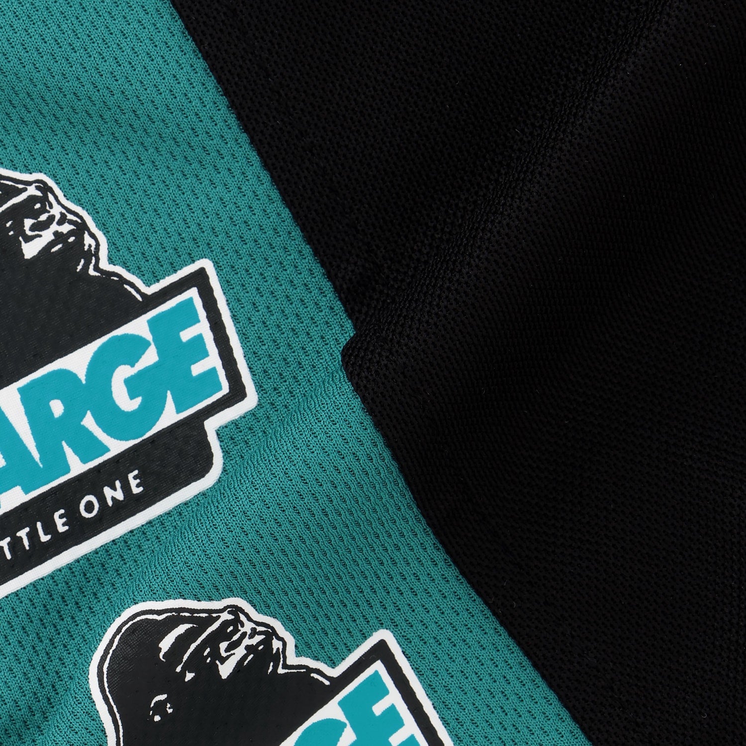 配色ロゴ半袖T+ショートパンツセット