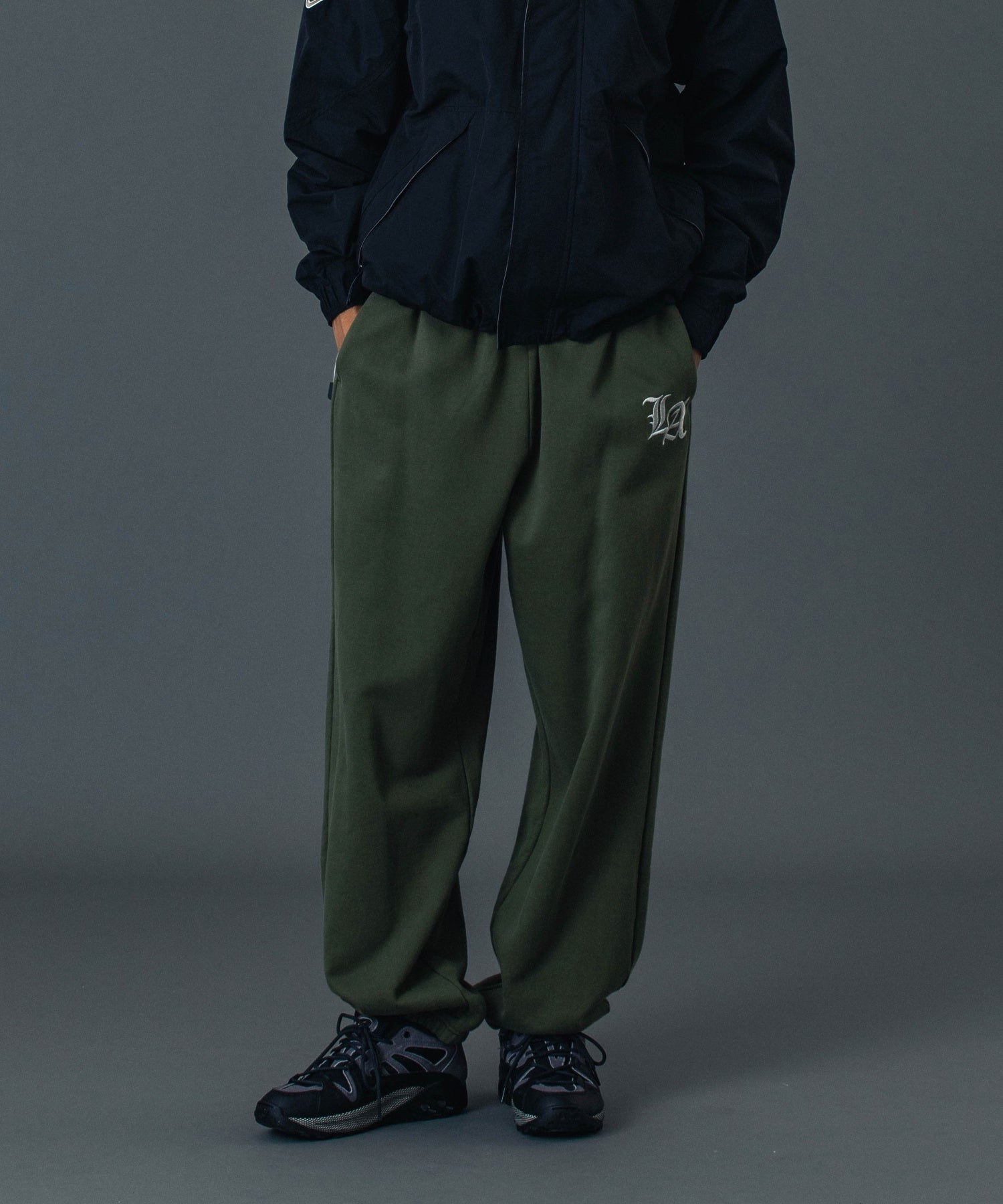 MODEL 身長183cm / 着用サイズ：Lサイズ