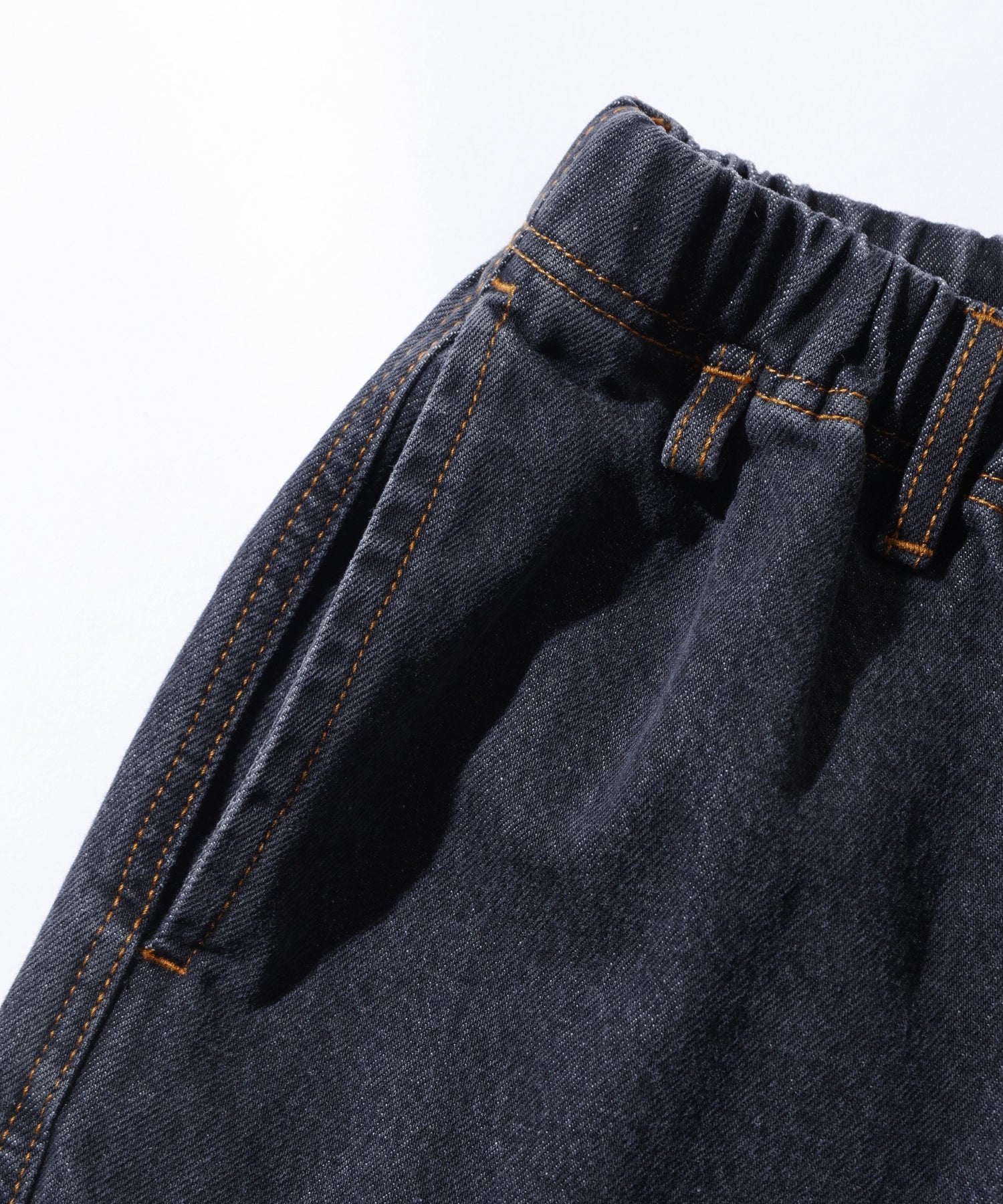 EASY DENIM SHORTS