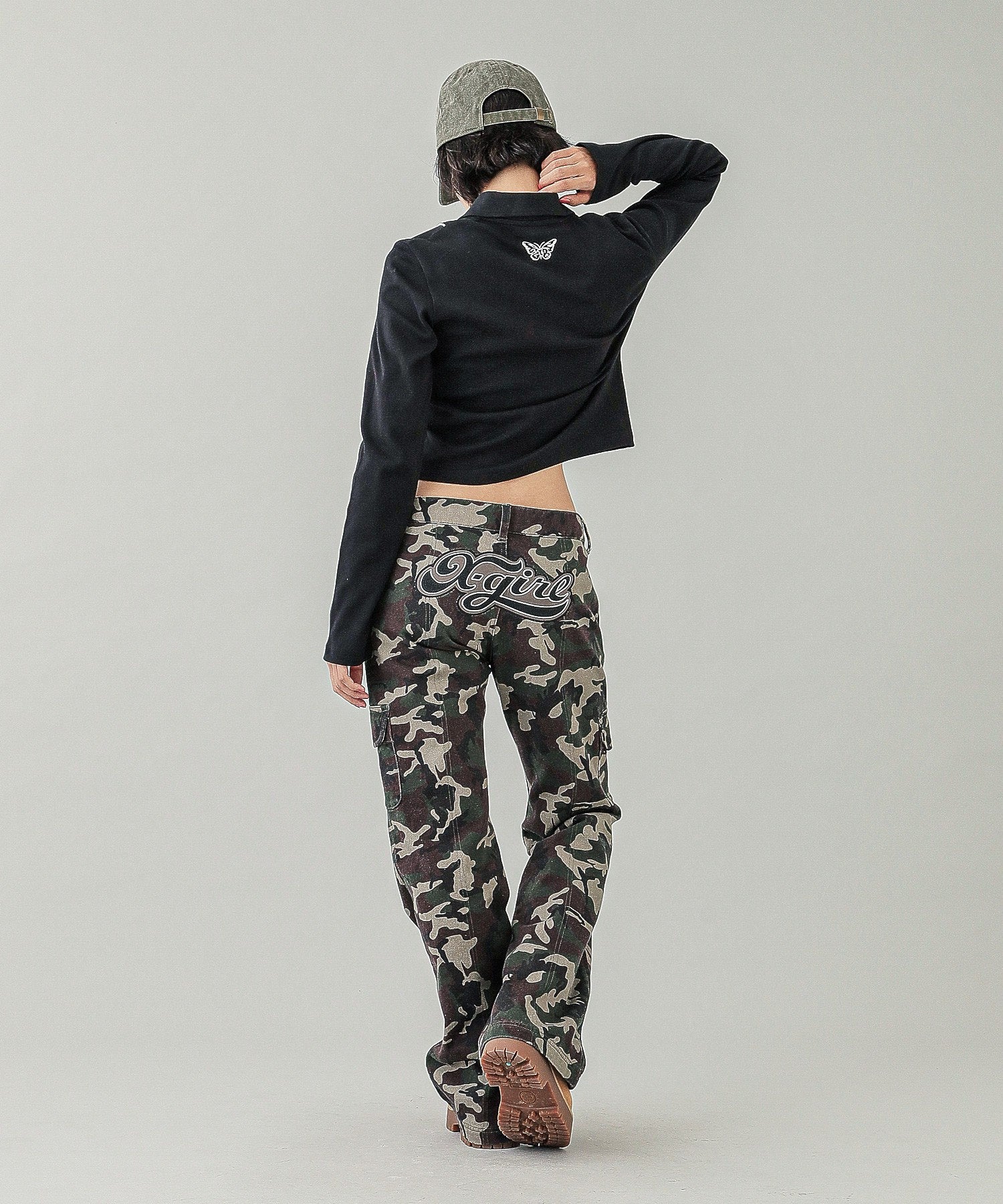 ONE POINT BUTTERFLY ZIP UP TOP