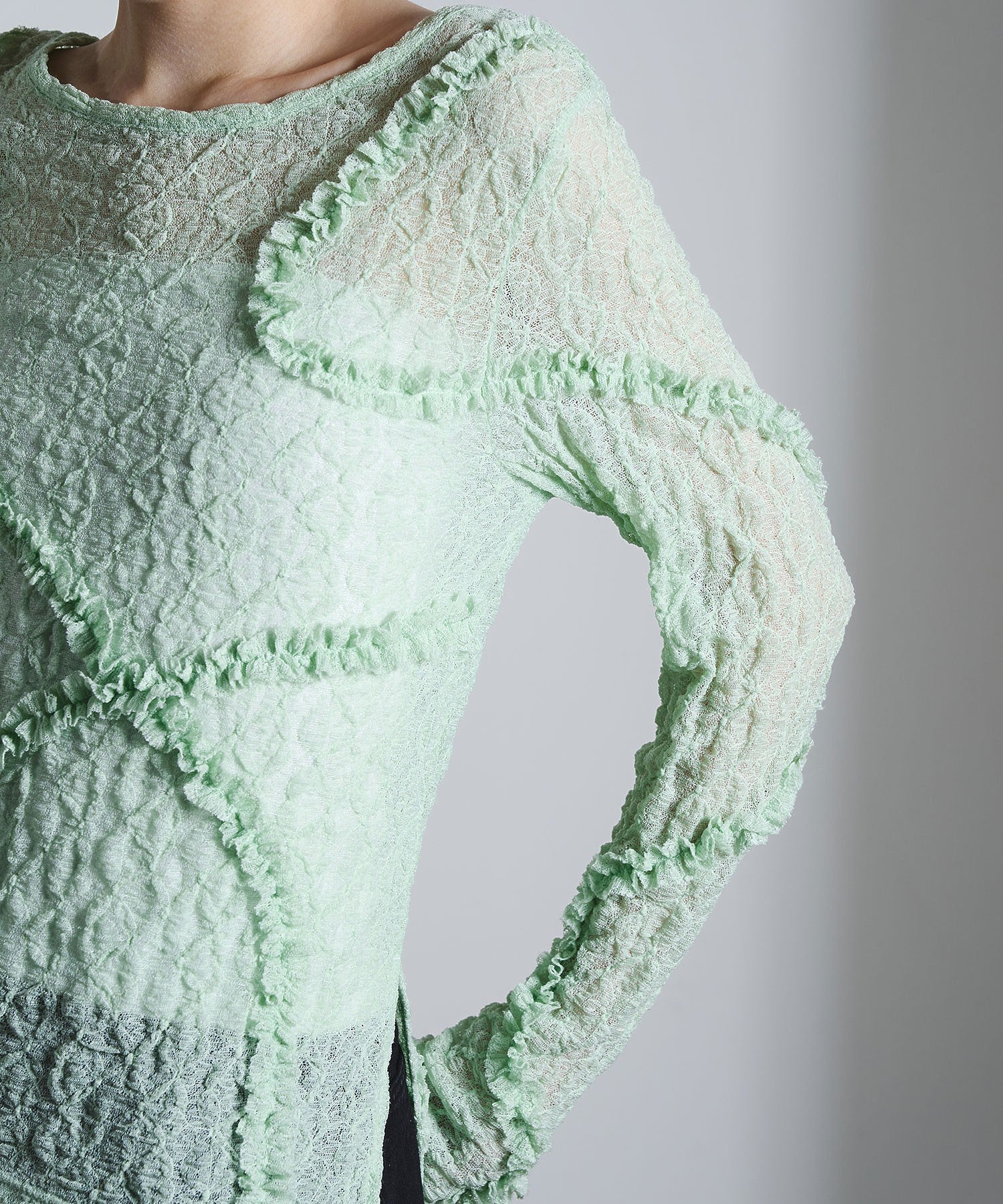 FRILL LACE TOP