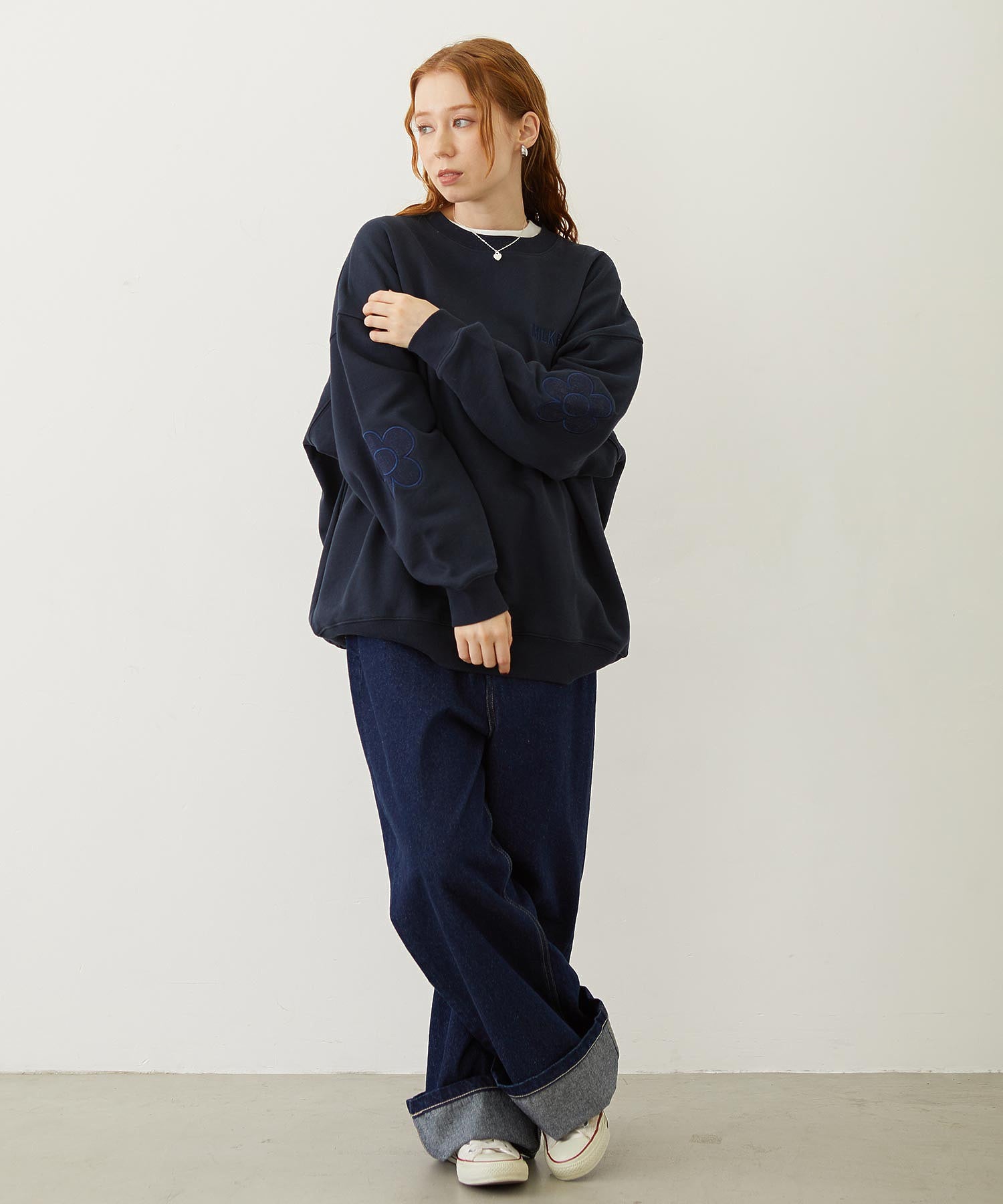 FLOWER ELBOW PATCH SWEAT TOP