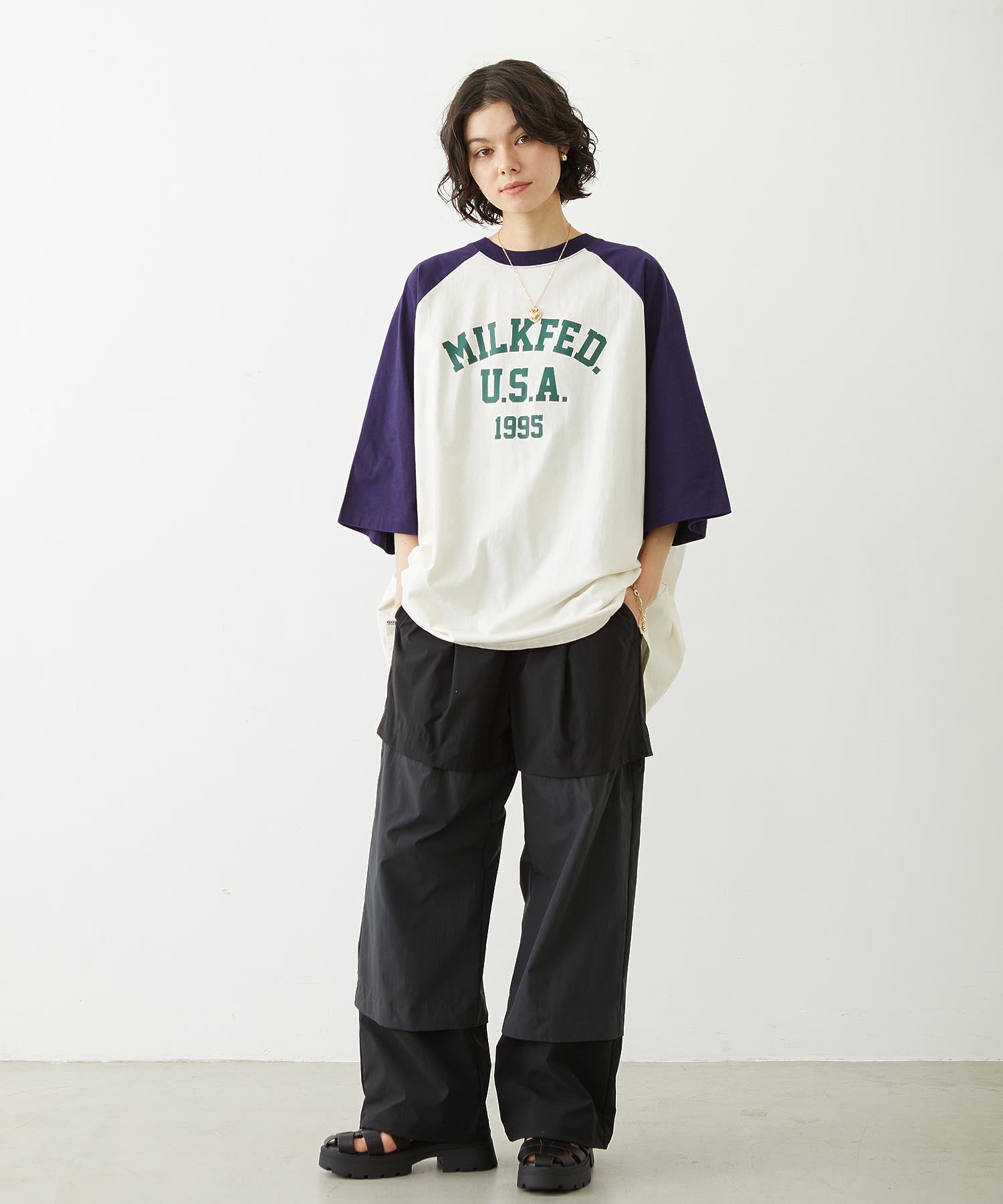 COLLEGE LOGO BIG S/S TOP