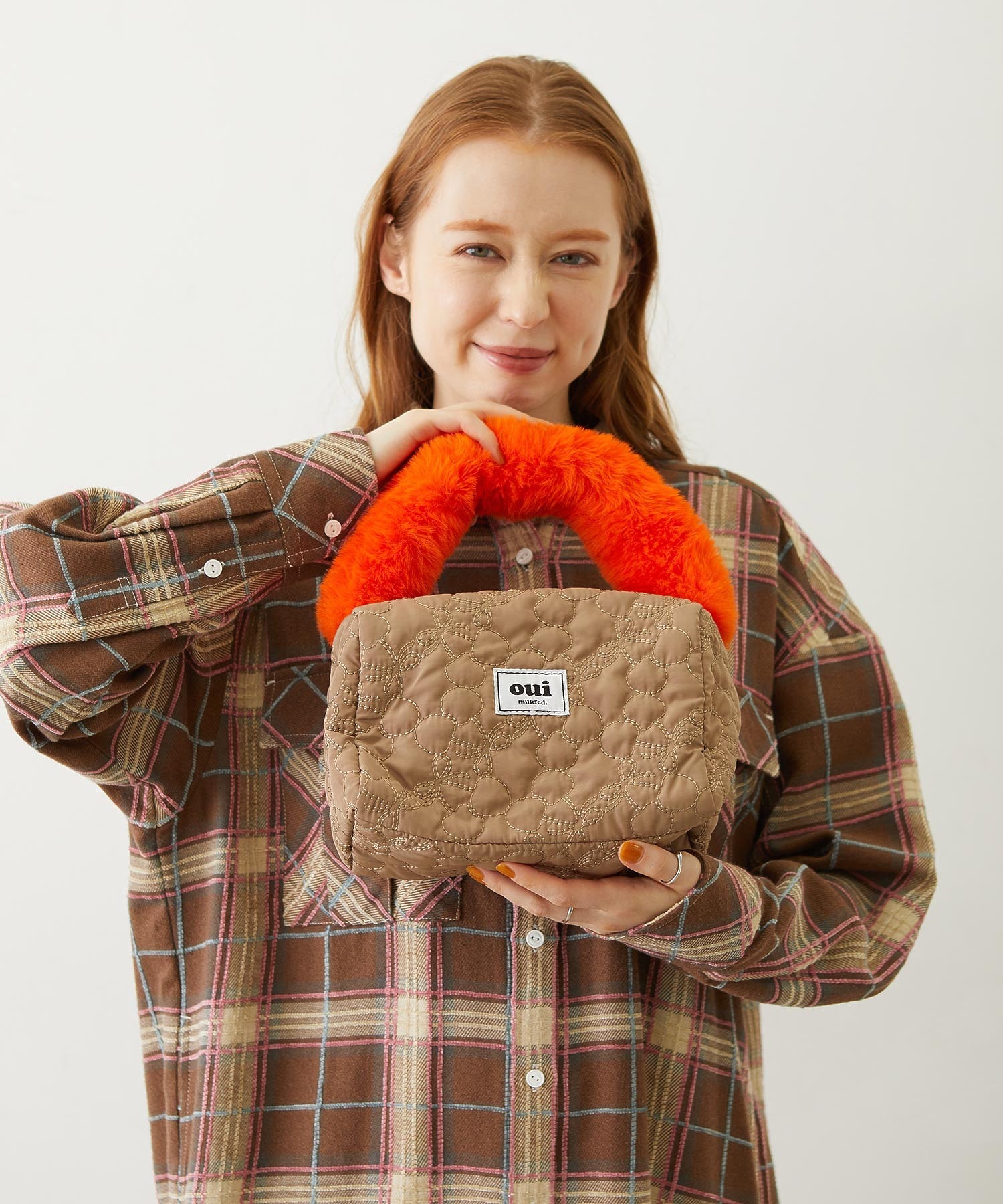 CHERRY QUILTED FUR HANDLE BAG