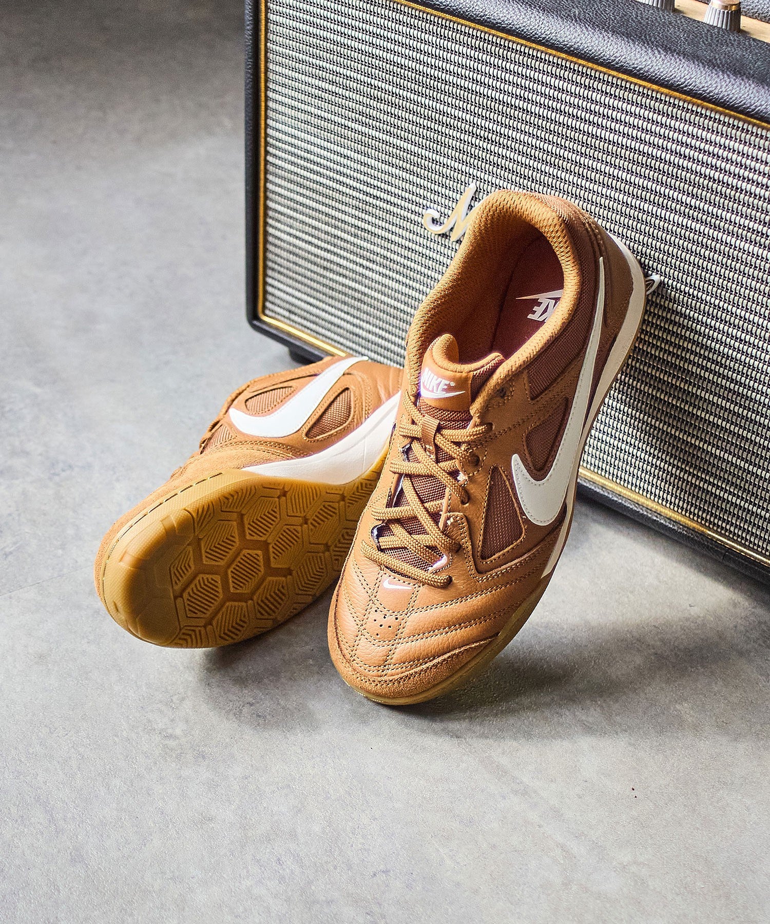 NIKE/GATO