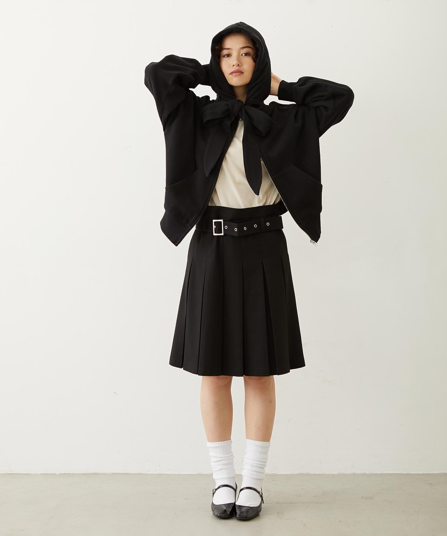 BELTED PLEATED SKIRT