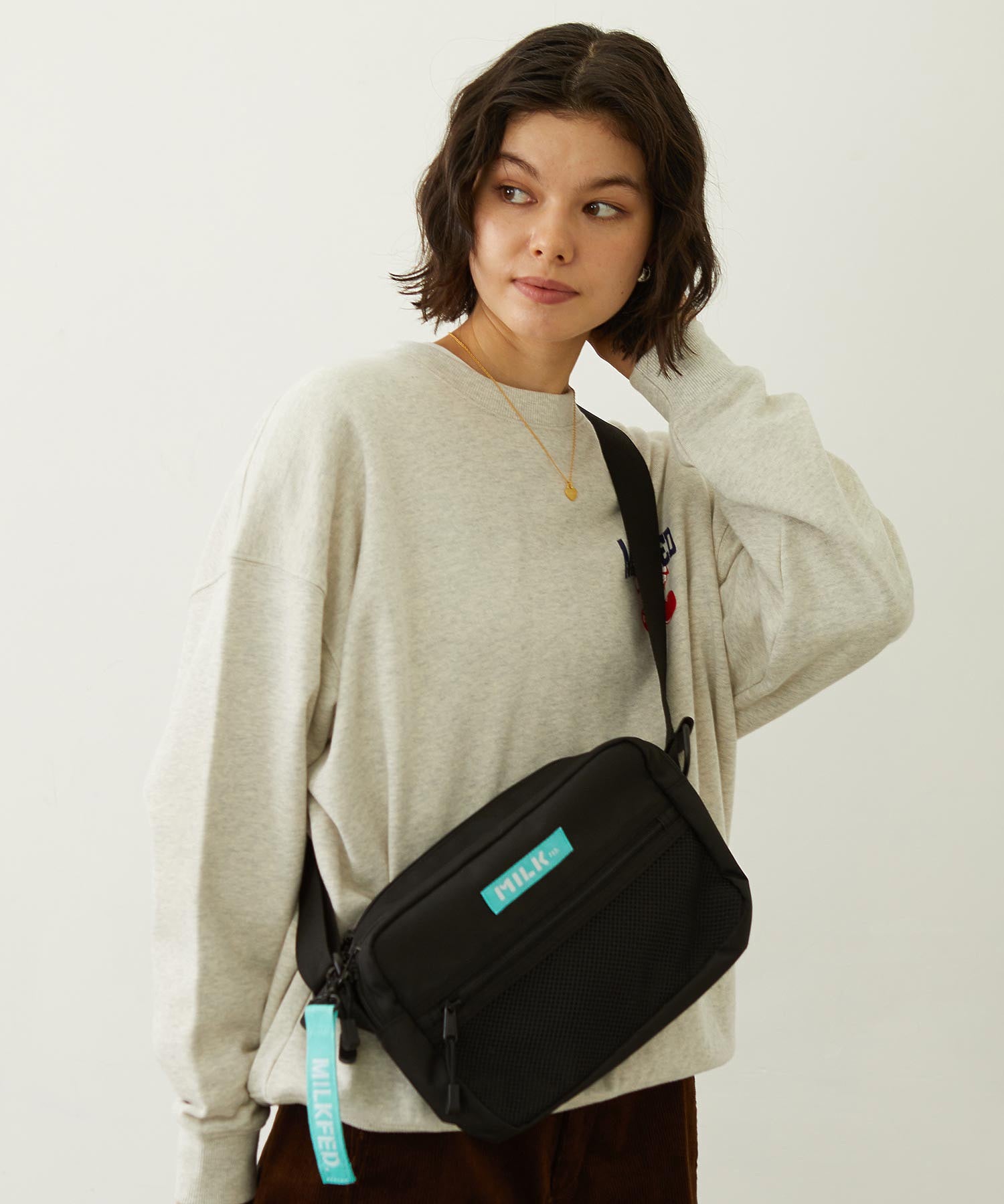 SHOULDER WIDE BAG MESH POCKET LtGREEN