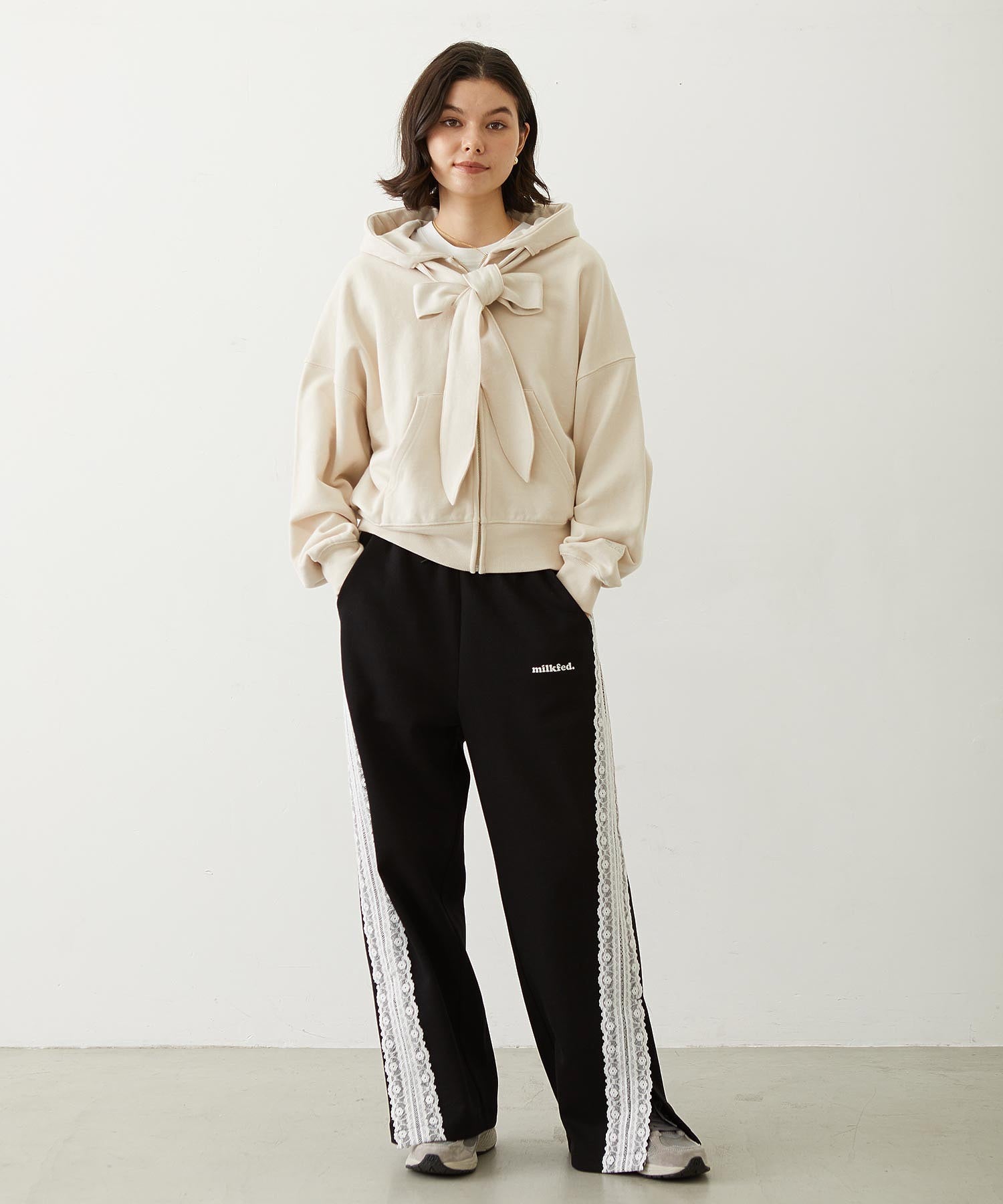 BIG RIBBON SWEAT ZIP HOODIE