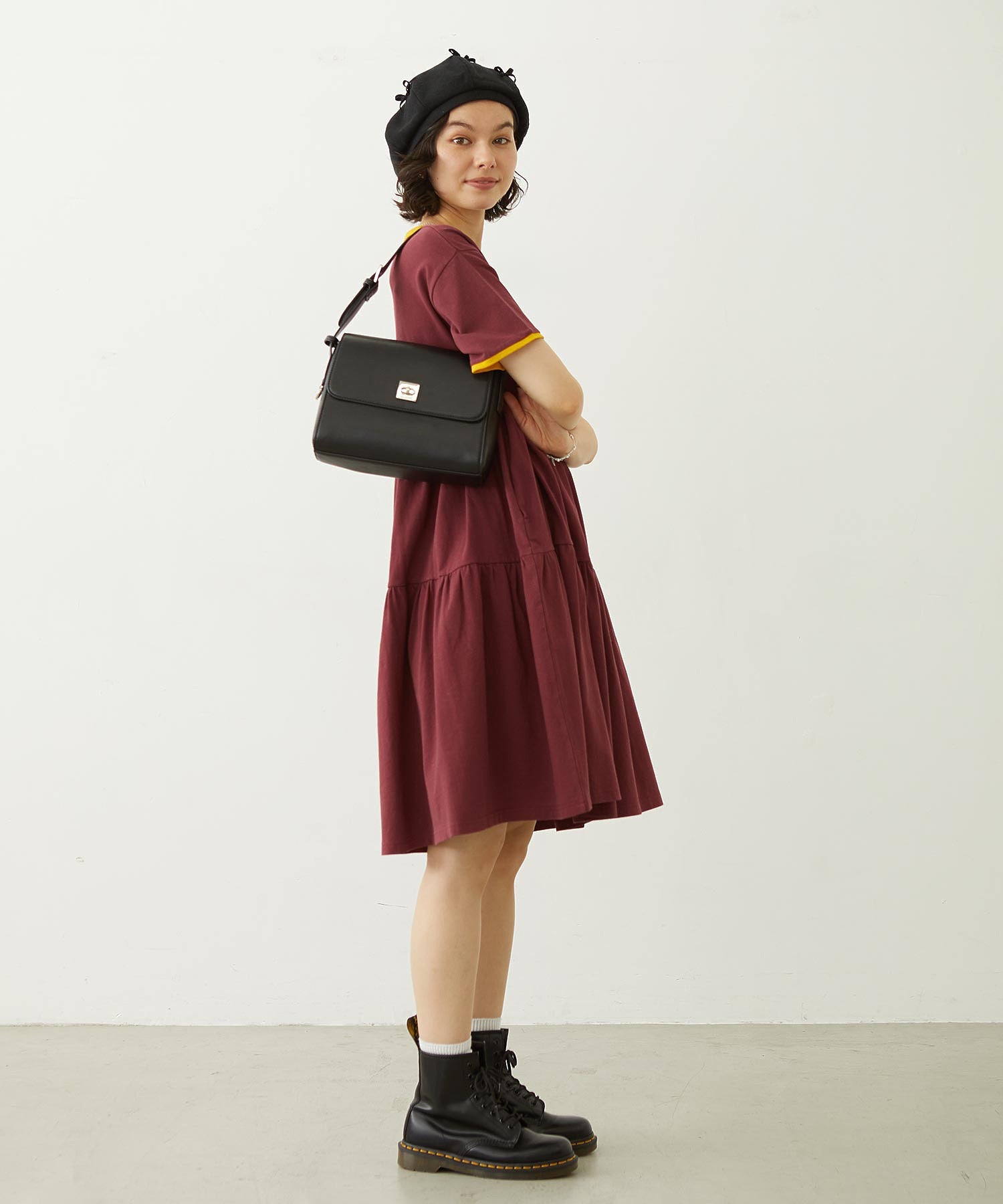 TRAPEZOID SHOULDER BAG