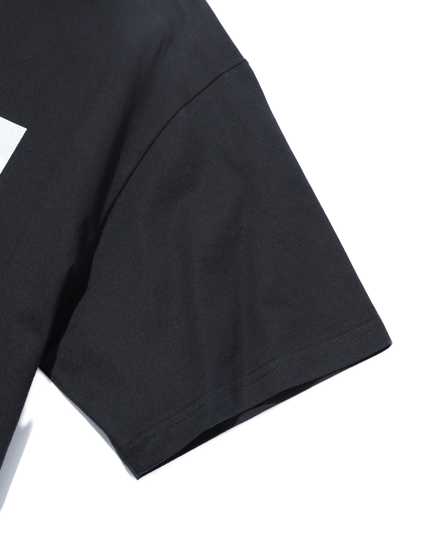 OUTLINE SQUARE S/S TEE