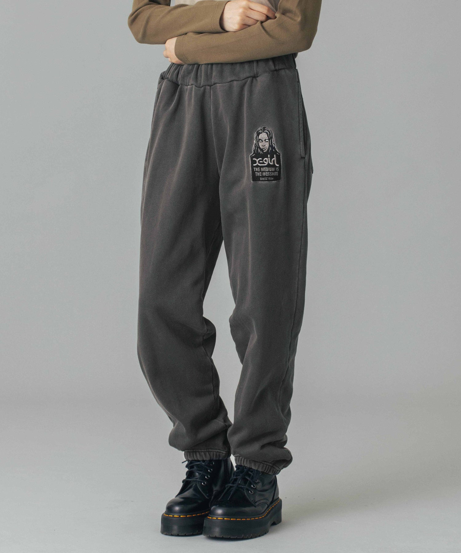 MESSAGE AND FACE PATCH FADED SWEAT PANTS