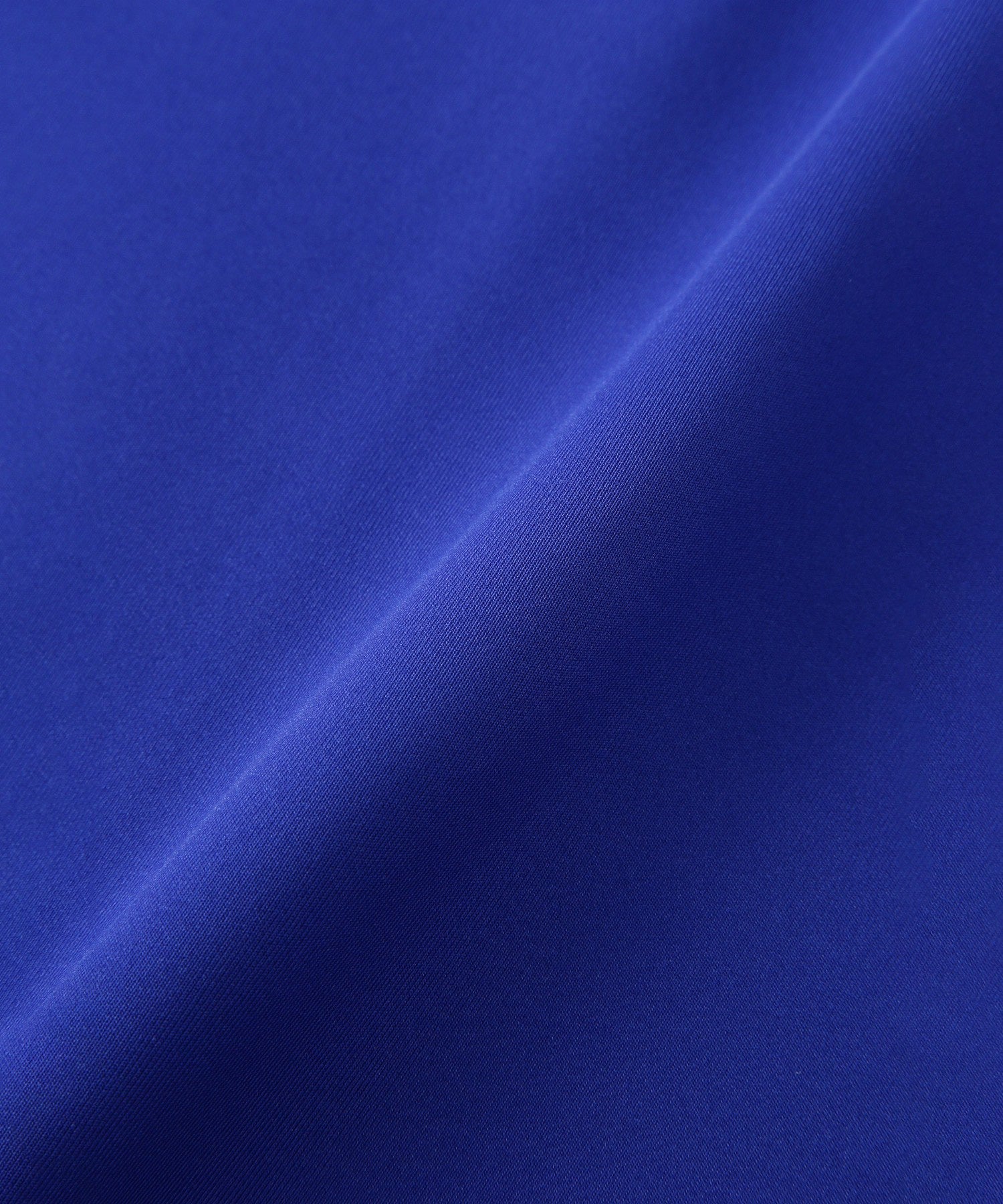 カットタイトスカート