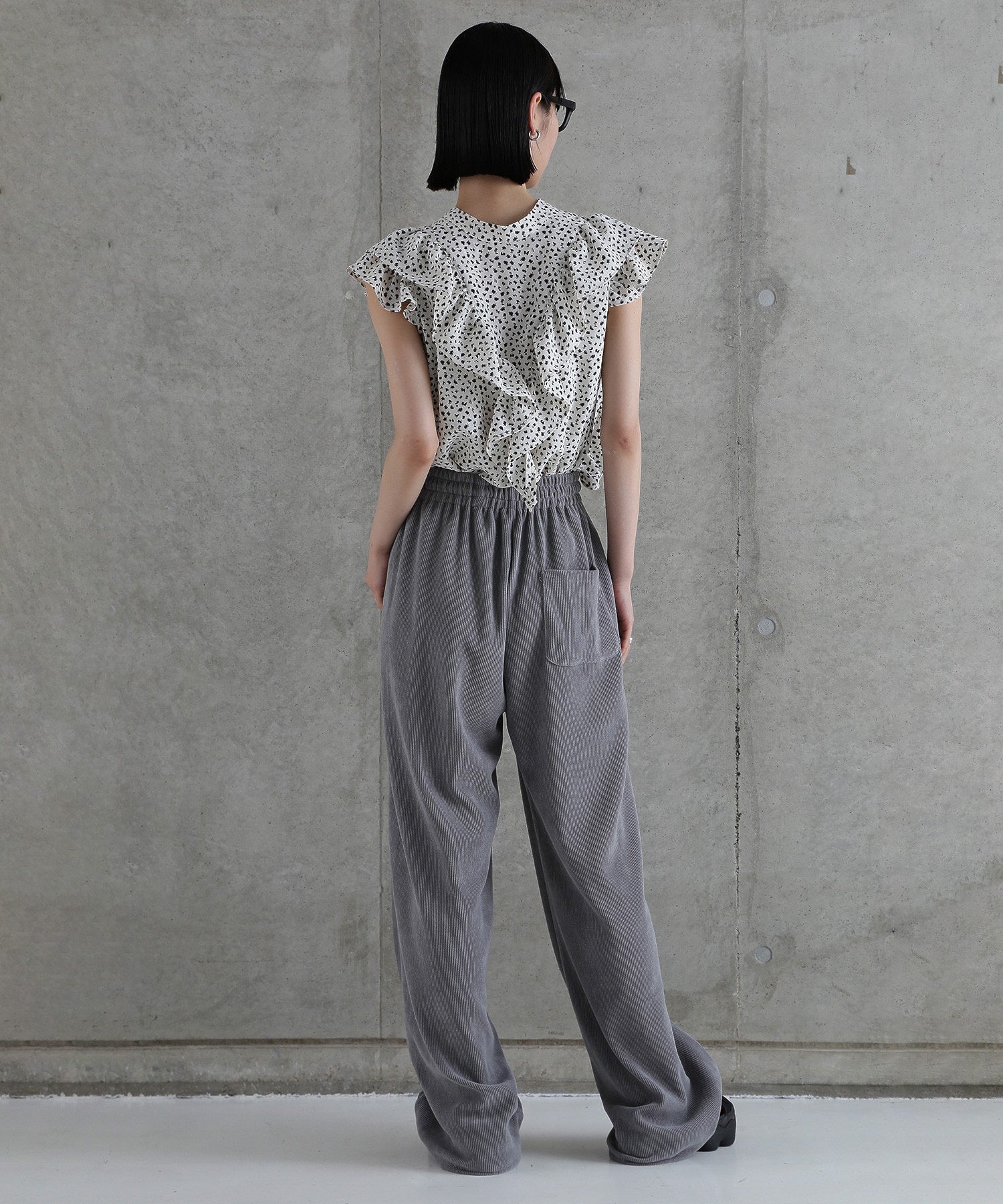 【WEB・一部店舗限定】2WAYフリルブラウス