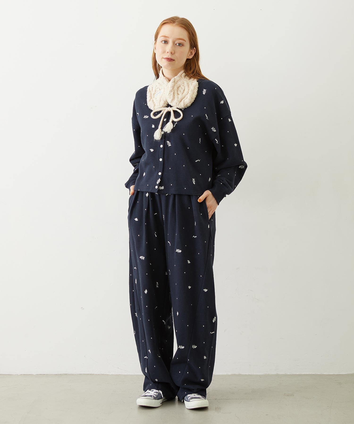 EMBROIDERED ROSE SWEAT WIDE PANTS