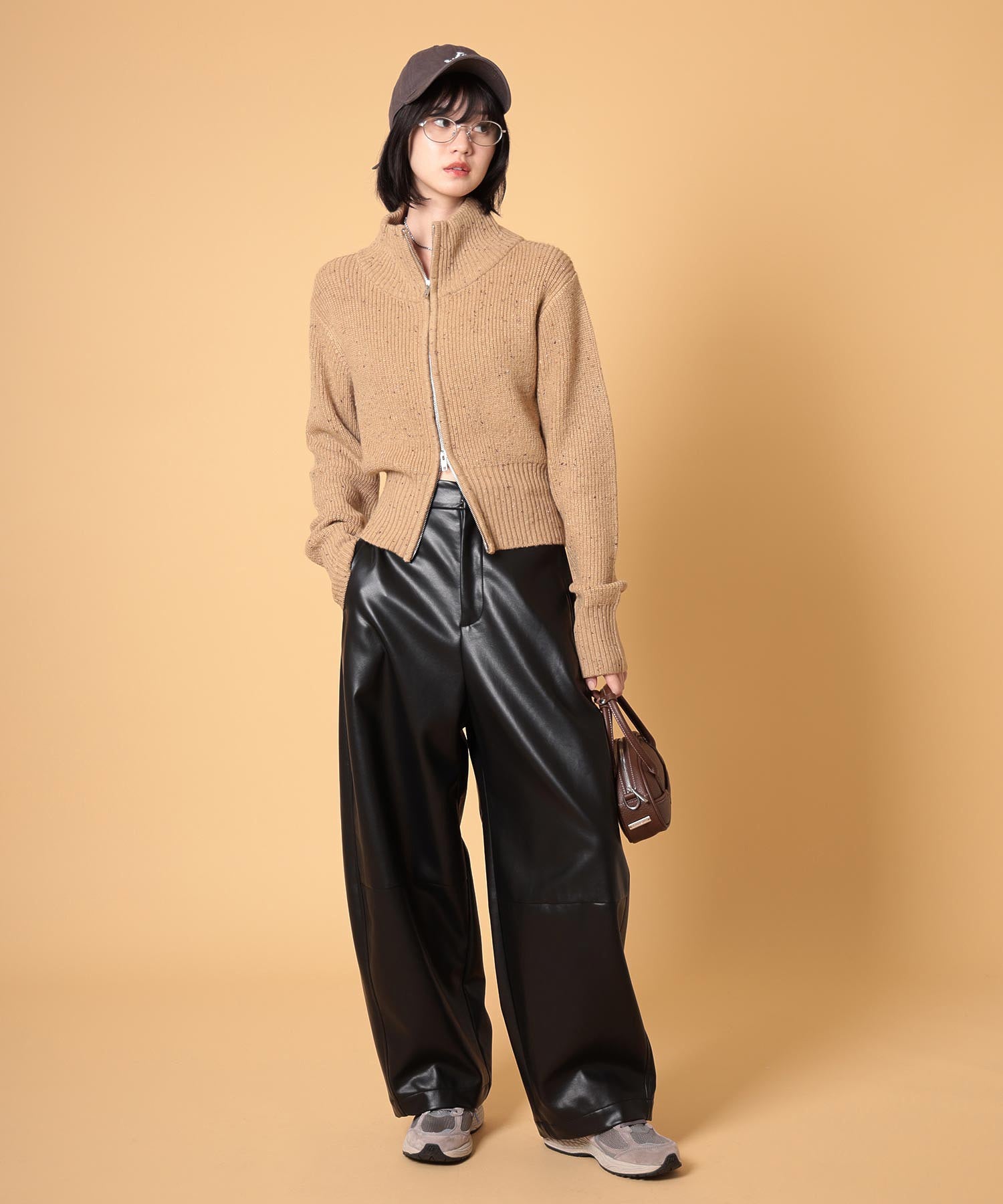 レザーカーブパンツ