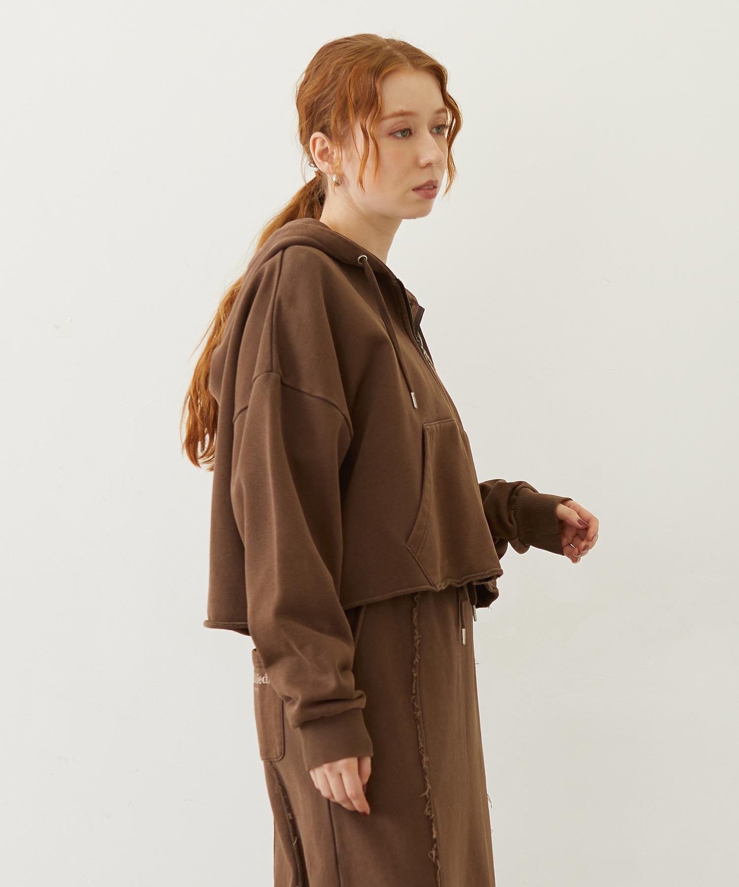 HEART MOTIF FADED CROPPED ZIP UP HOODIE