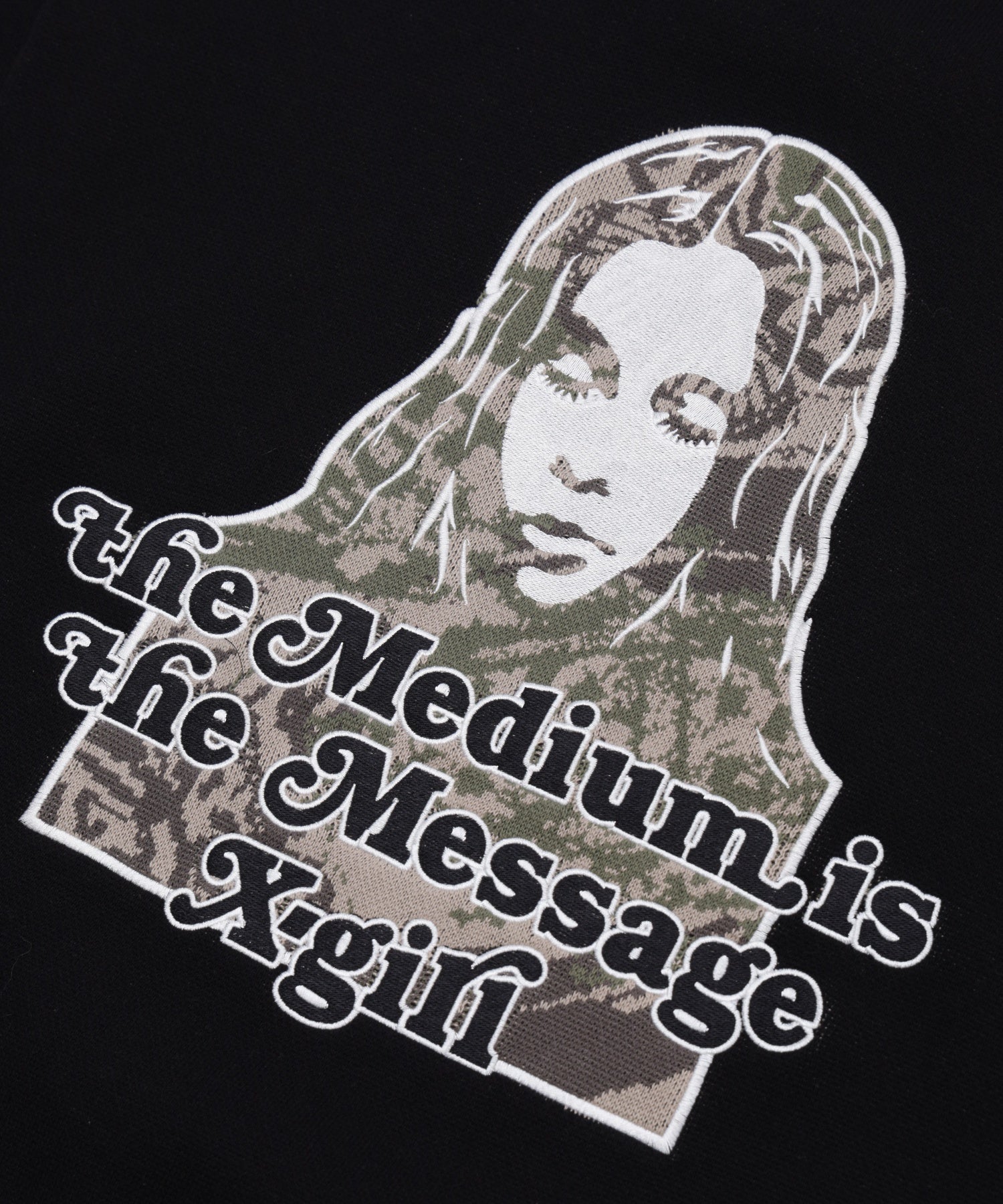 CAMO FACE AND LOGO JACQUARD KNIT TOP