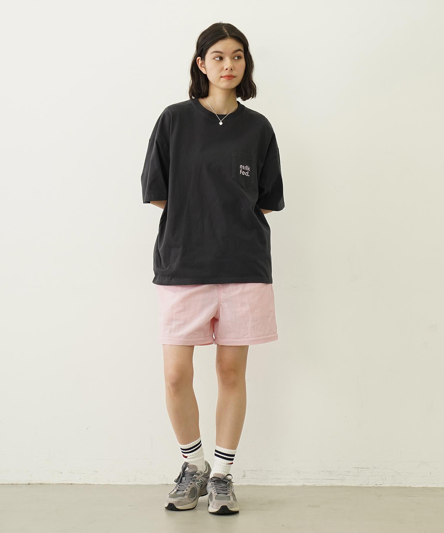 CUT OUT LOGO POCKET WIDE S/S TEE