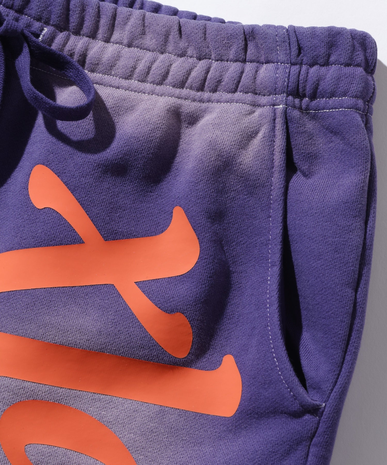 COMMUNITY SPIRIT SWEAT SHORT PANTS