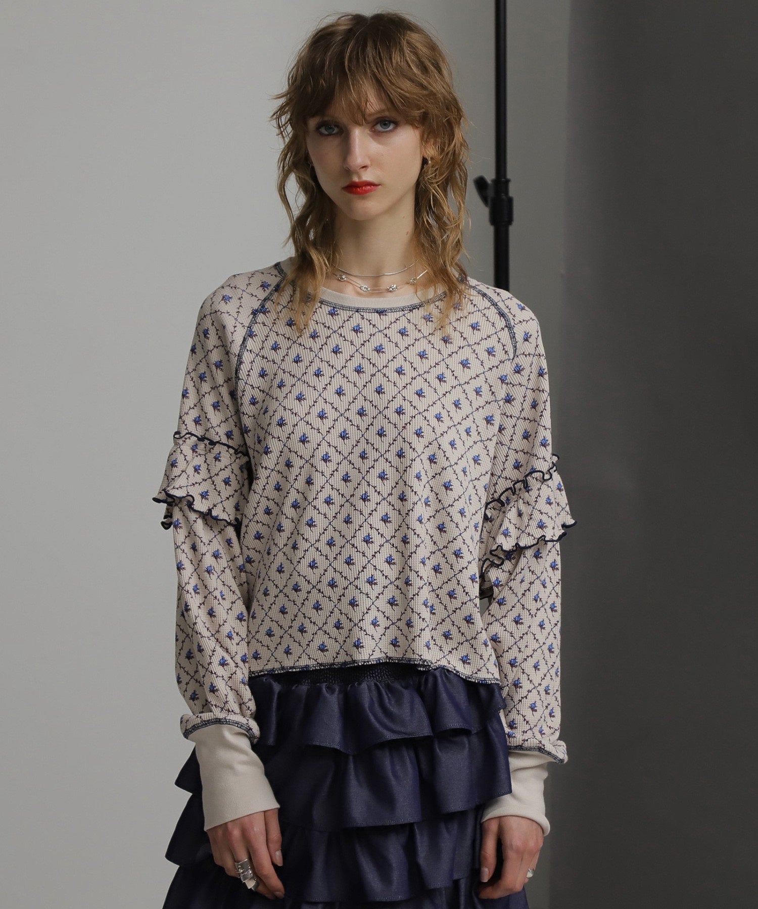 mag.by c/フラワーサーマルトップス