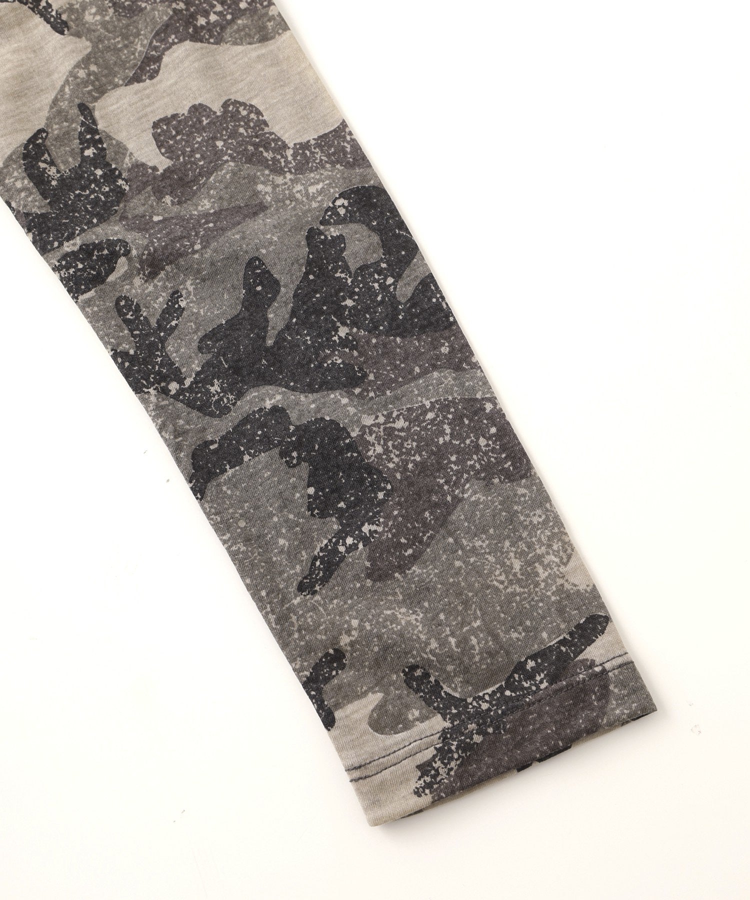 FADED CAMO SHEER L/S TOP