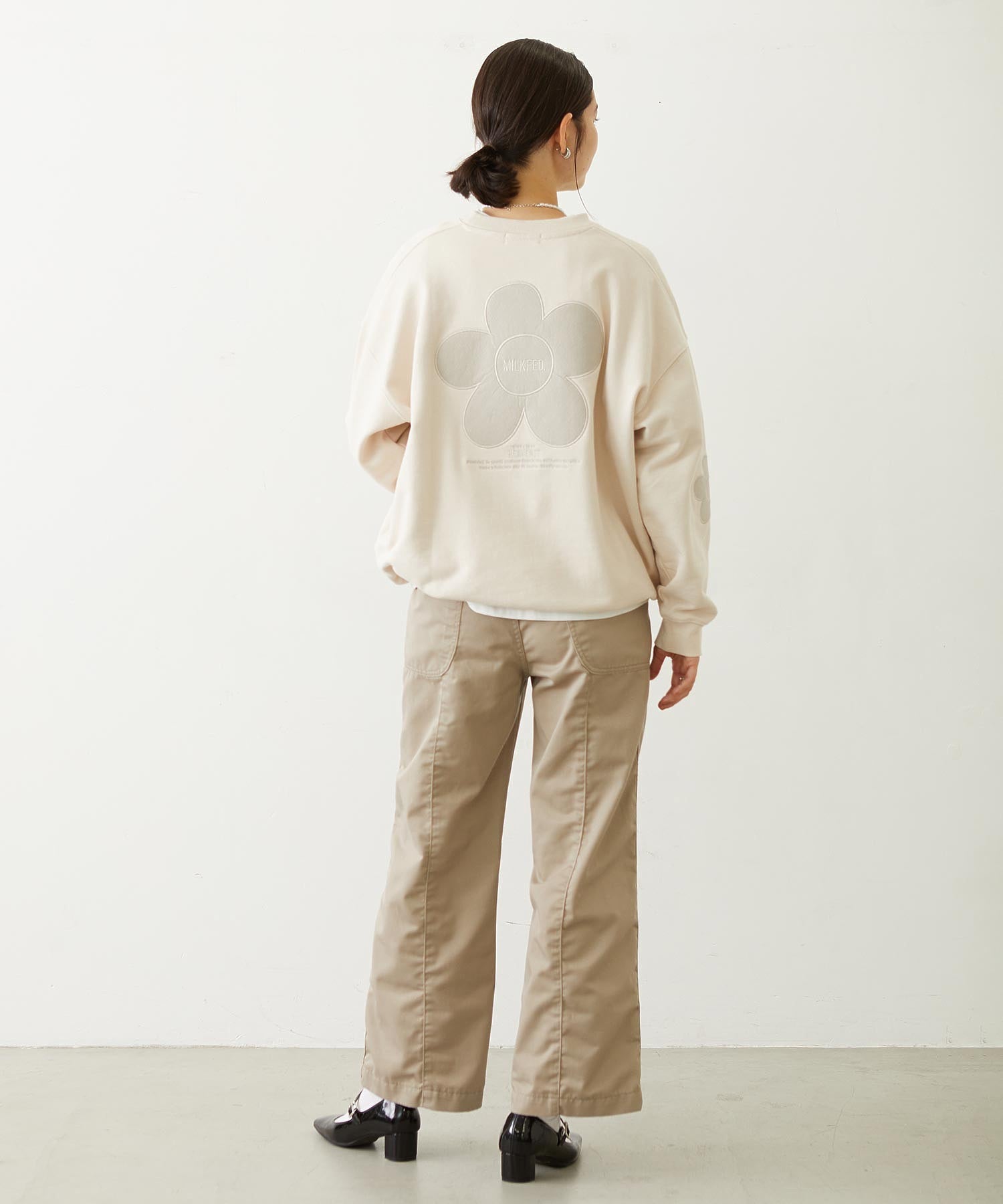 FLOWER ELBOW PATCH SWEAT TOP