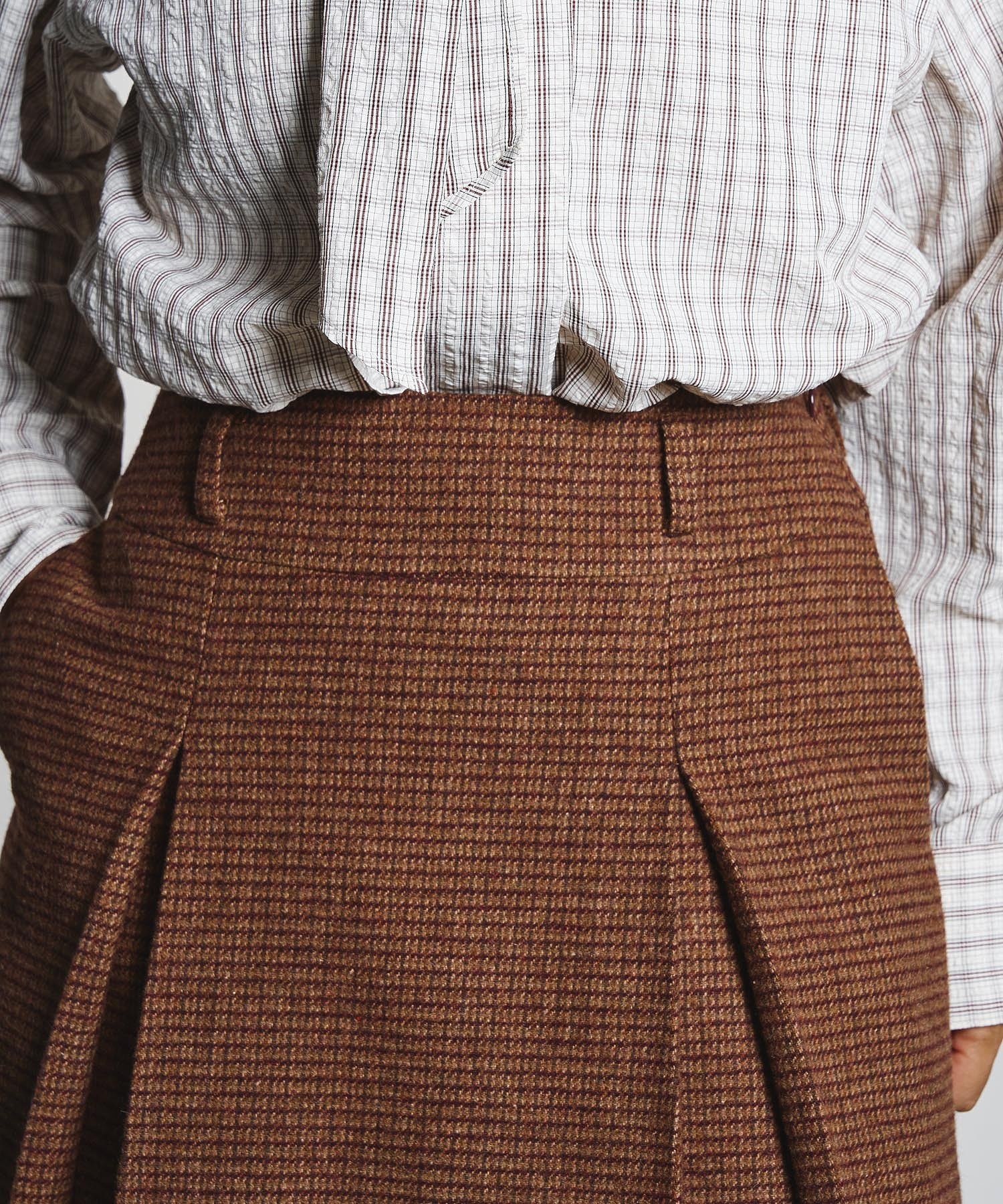 BOX PLEATS MINI SKIRT