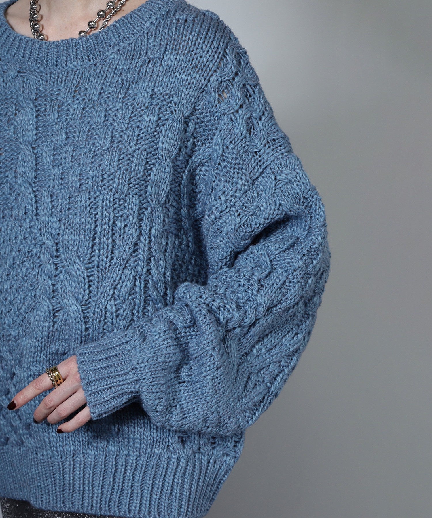 ケーブルニット