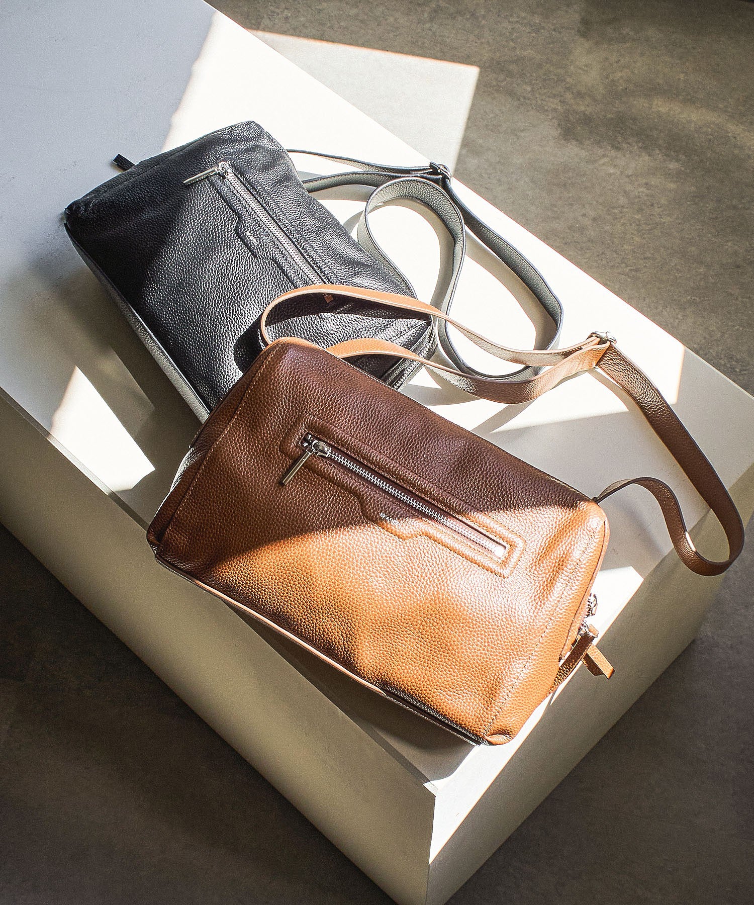 BEAURE/LEATHER BIG SHOULDER BAG