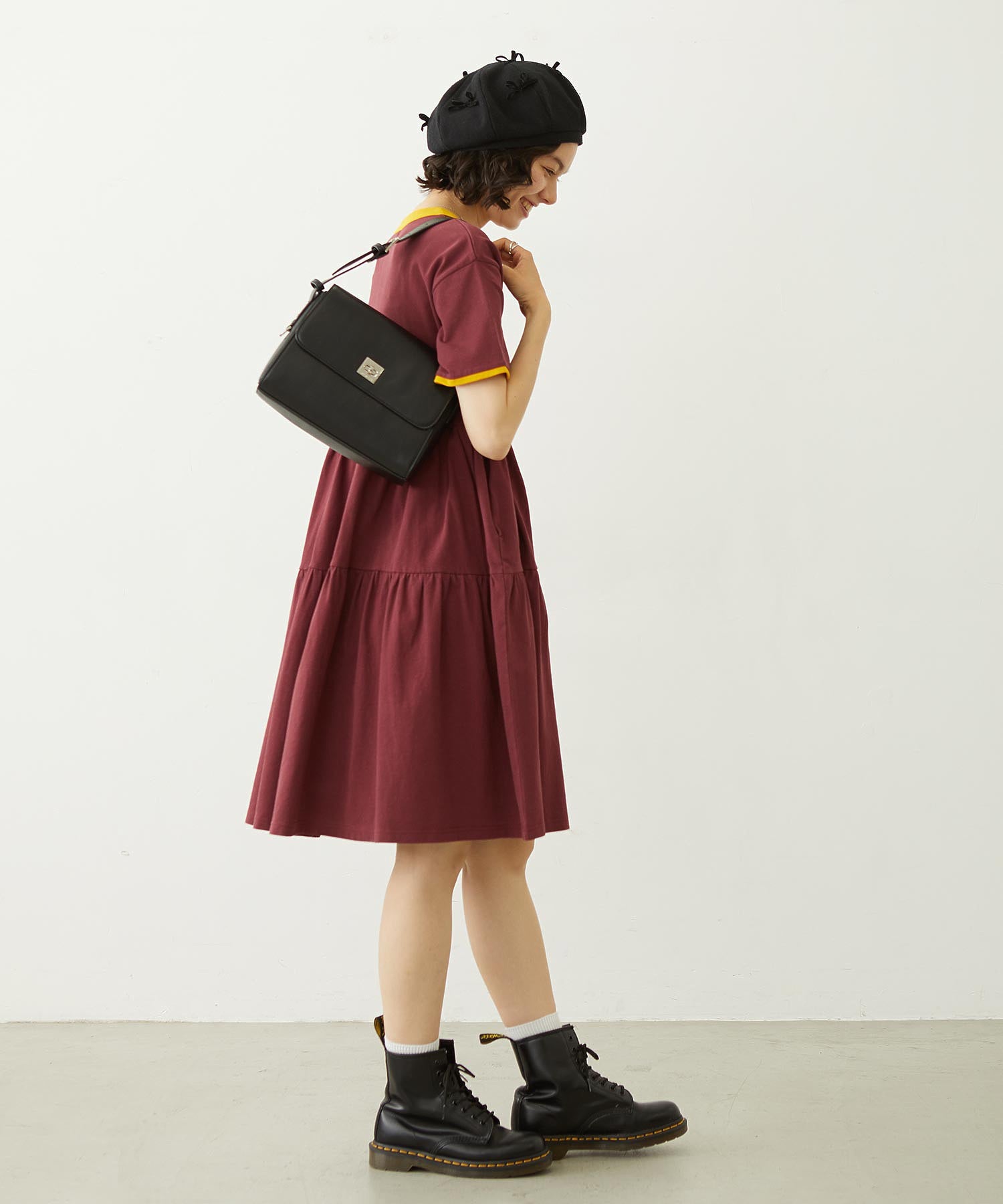 TRAPEZOID SHOULDER BAG