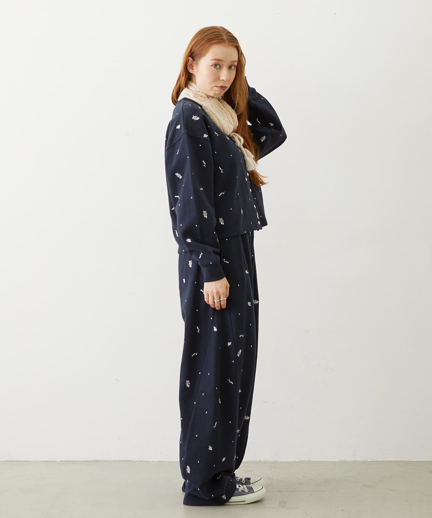 EMBROIDERED ROSE SWEAT WIDE PANTS
