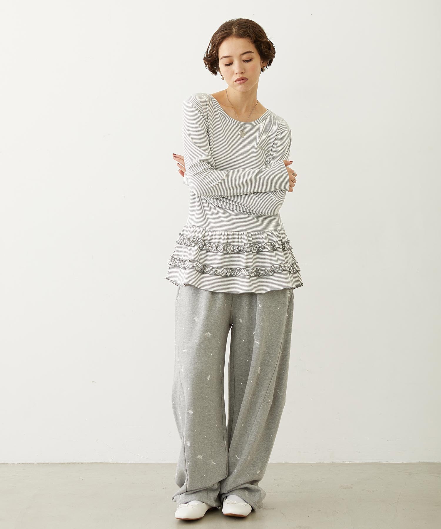 RUFFLE HEM L/S TOP