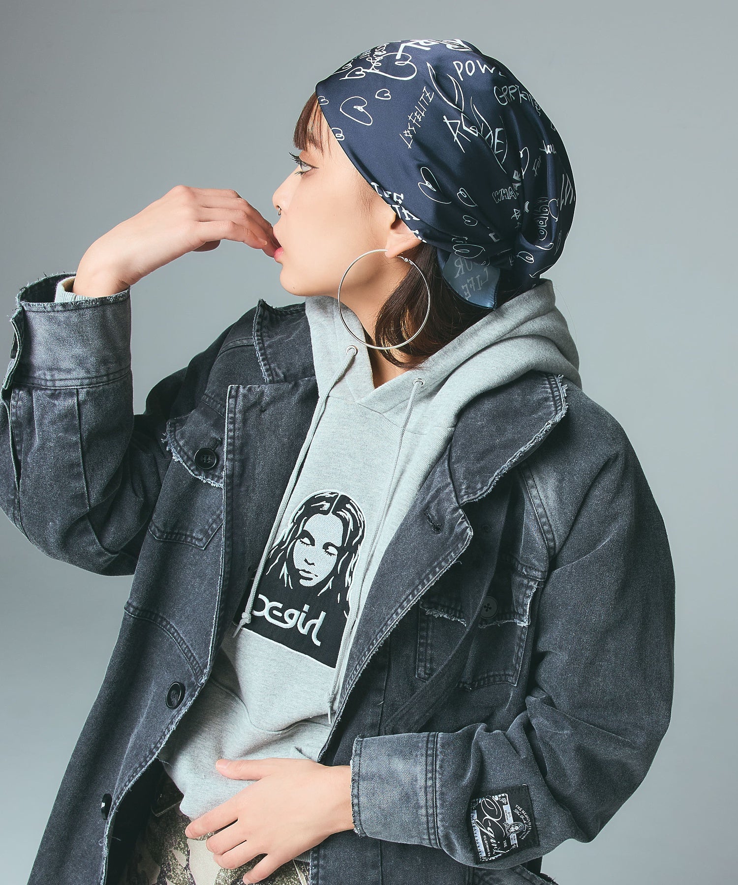 GRAFFITI SCARF