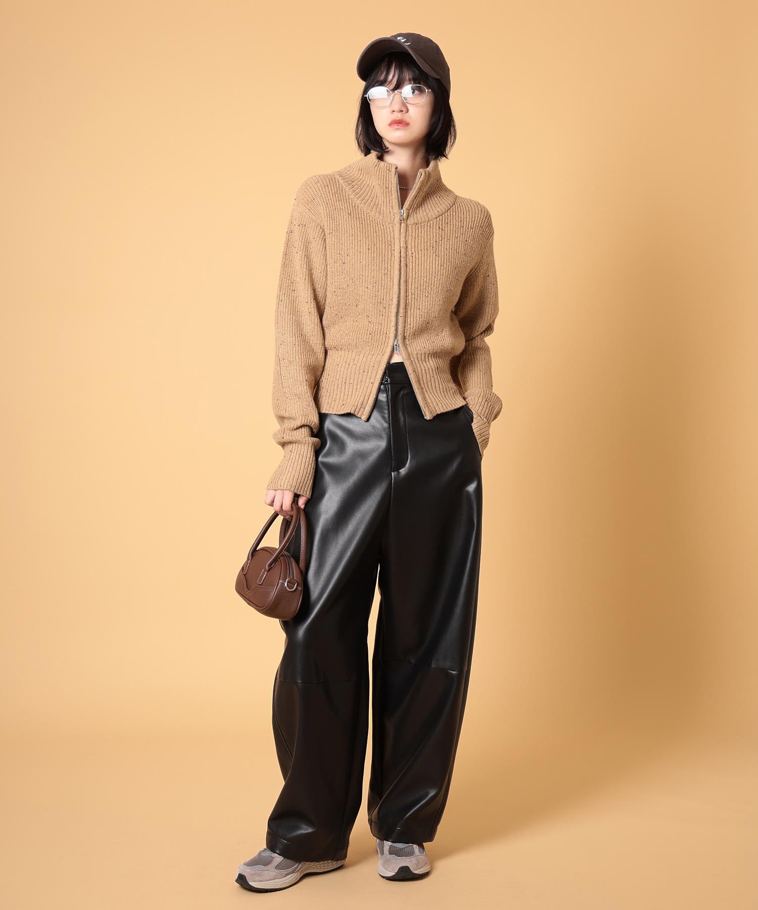 レザーカーブパンツ