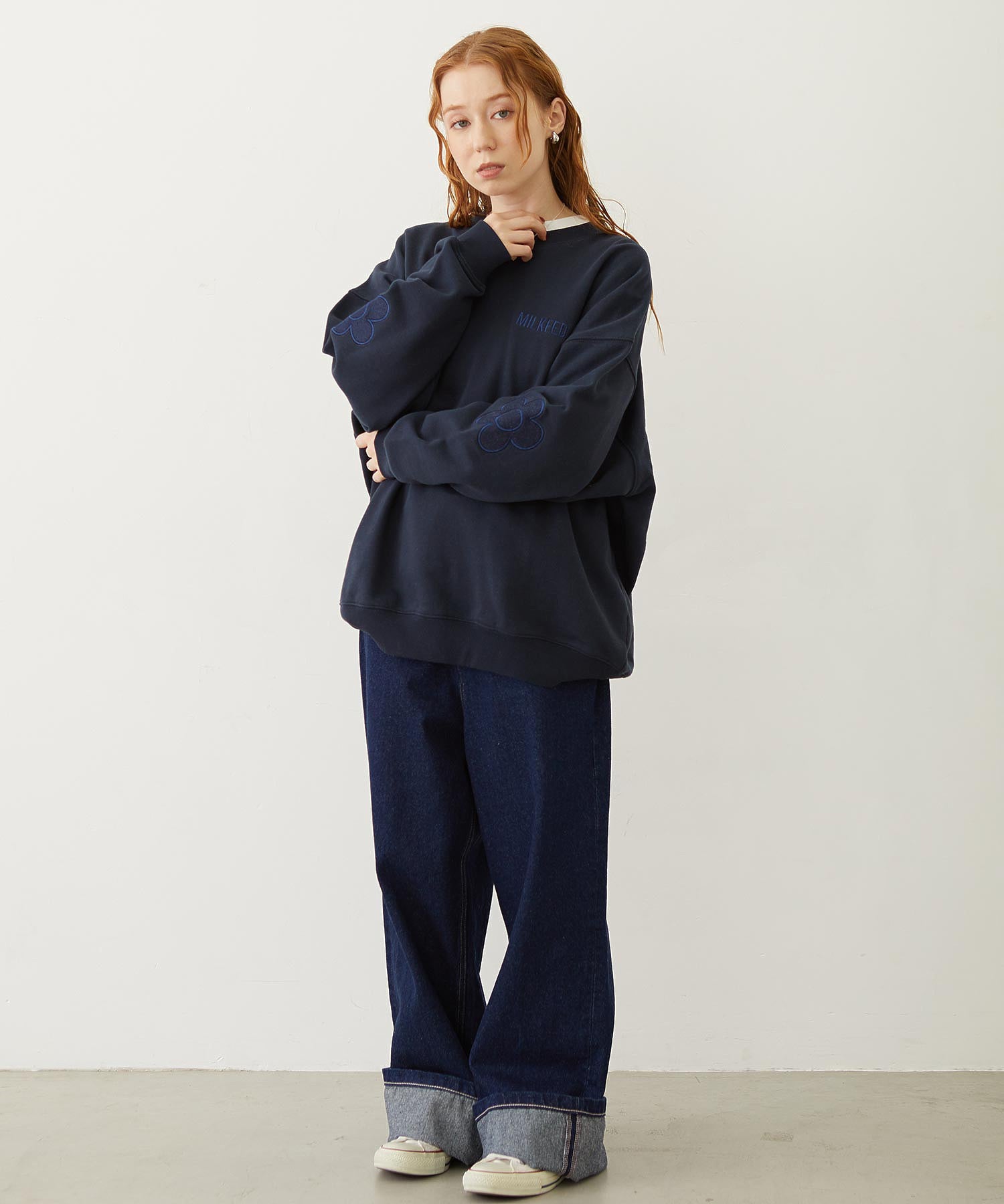 FLOWER ELBOW PATCH SWEAT TOP