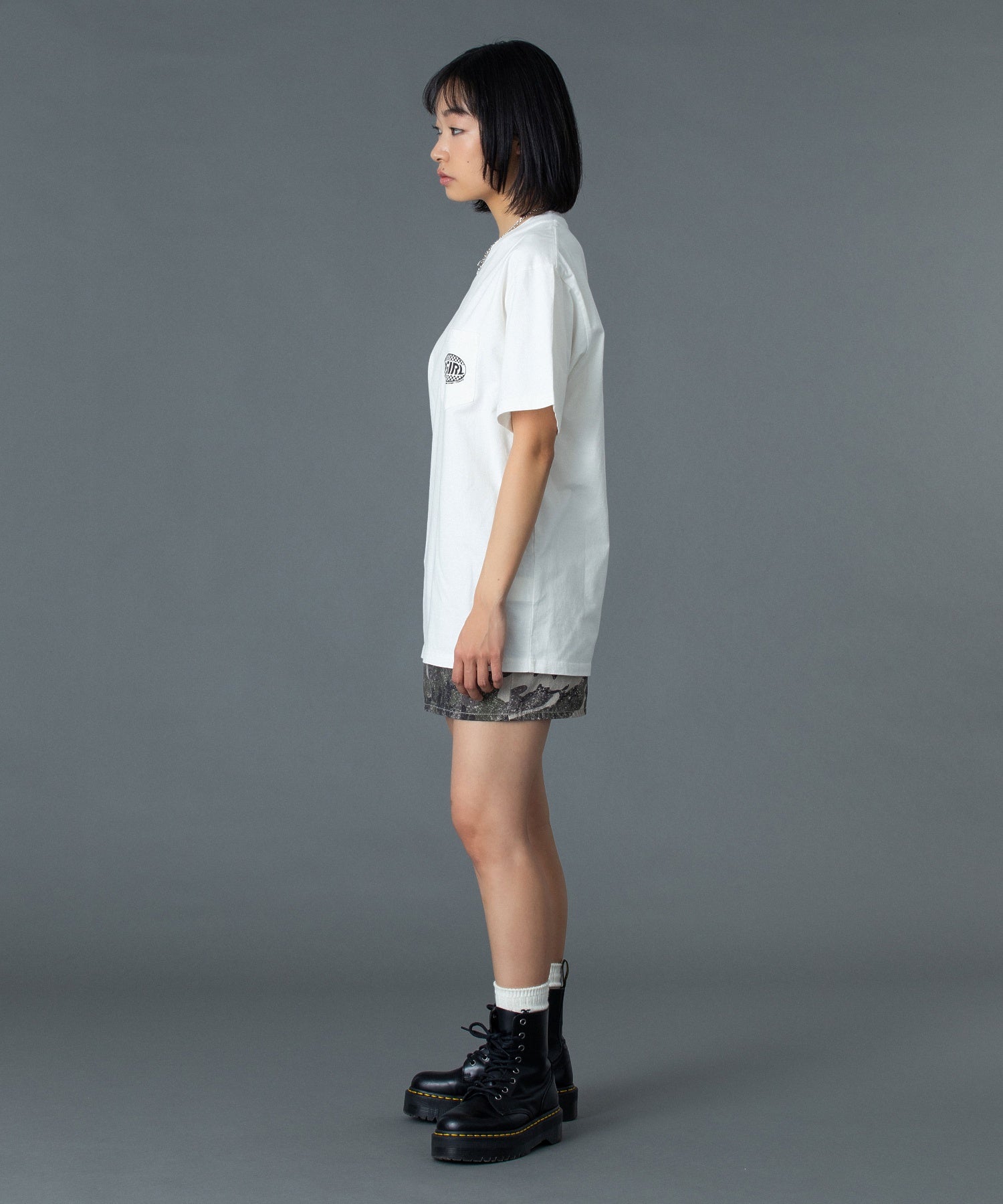 CHECKER OVAL LOGO POCKET S/S TEE