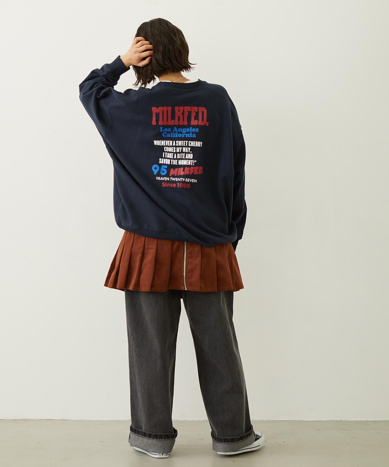 CIRCLE LOGO SWEAT TOP