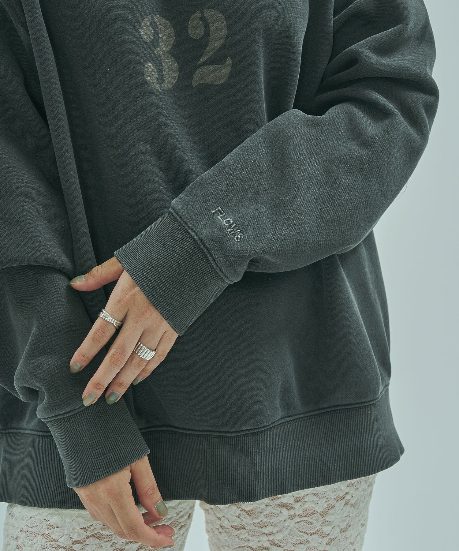 STENCIL GRAPHIC PULLOVER