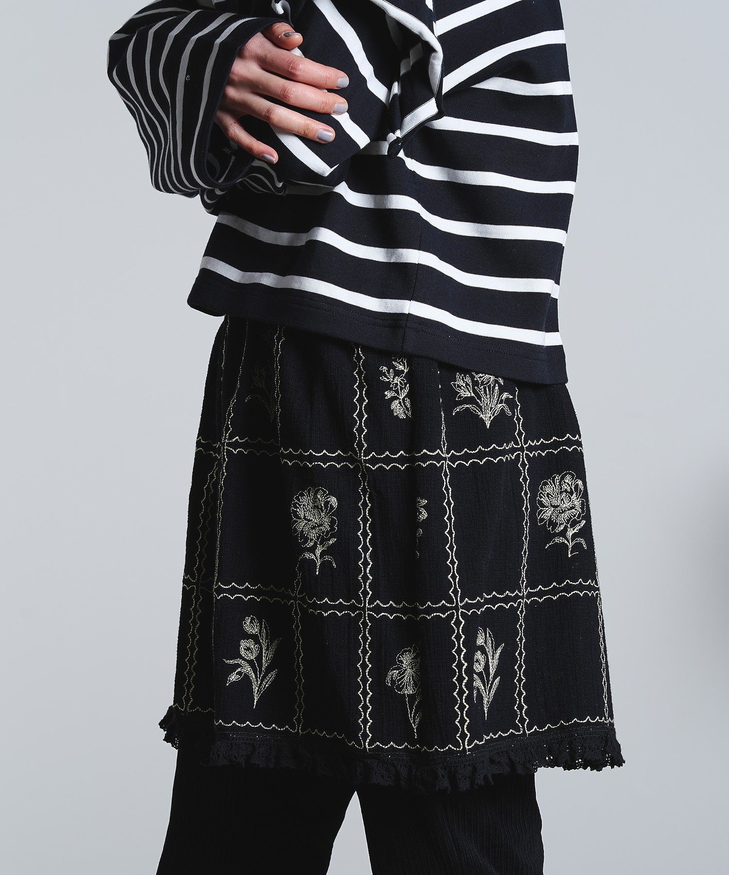 mag.by c/EMBROIDERY CAMISOLE BLOUSE