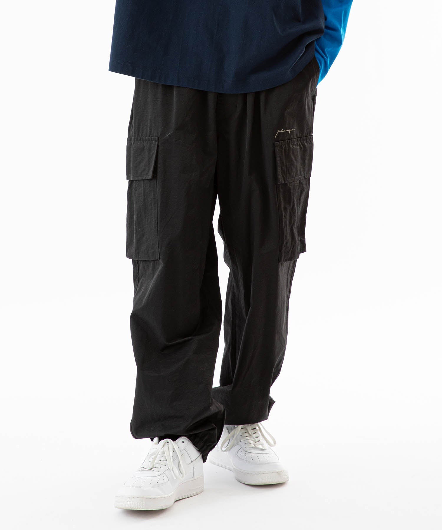 MODEL 身長180cm / 着用サイズ：Lサイズ ※商品の色味の目安は、商品単体の画像をご参照ください。