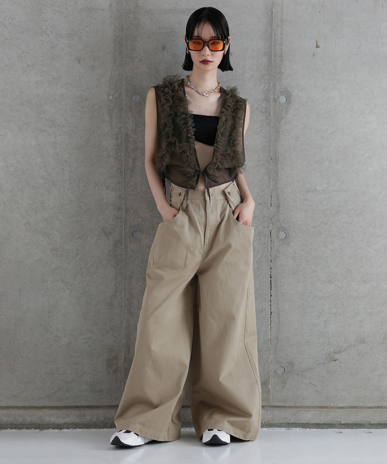 サスペンダータックワイドパンツ