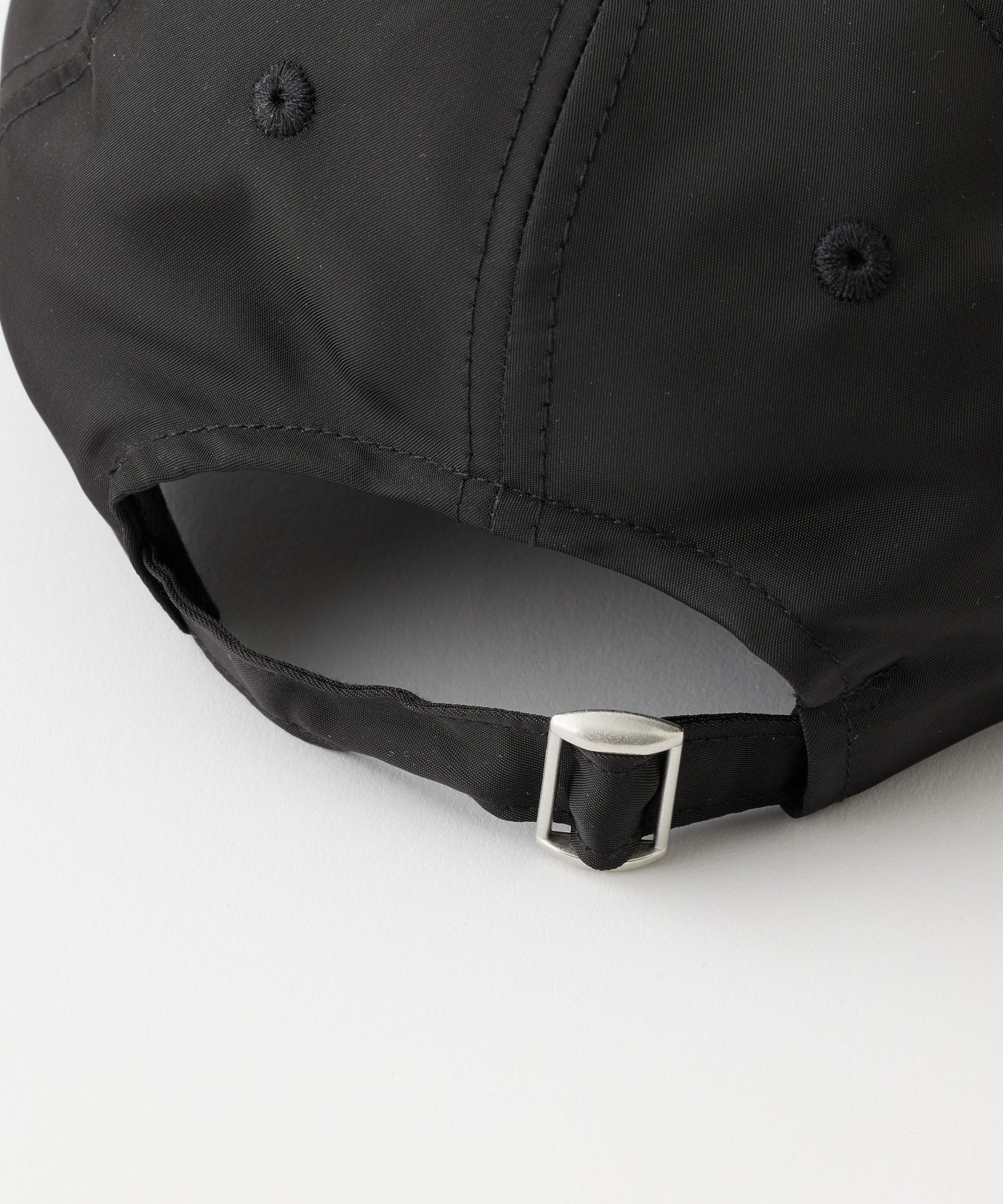 BACK RIBBON CAP