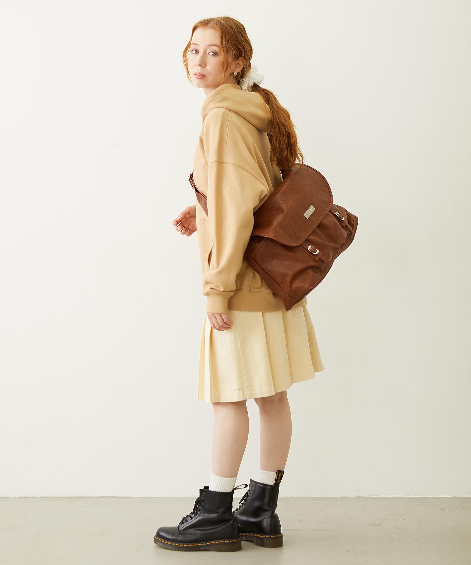 BAR LOGO MESSENGER BAG