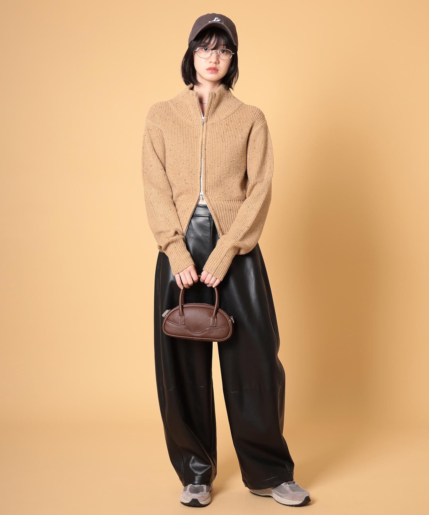 レザーカーブパンツ